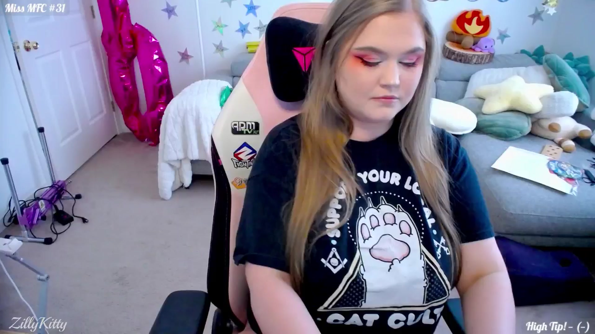 Gallery image thumbnail from ZillyKitty's myfreecams stream on, 07/25/2025, 22:07 image 6 of 20