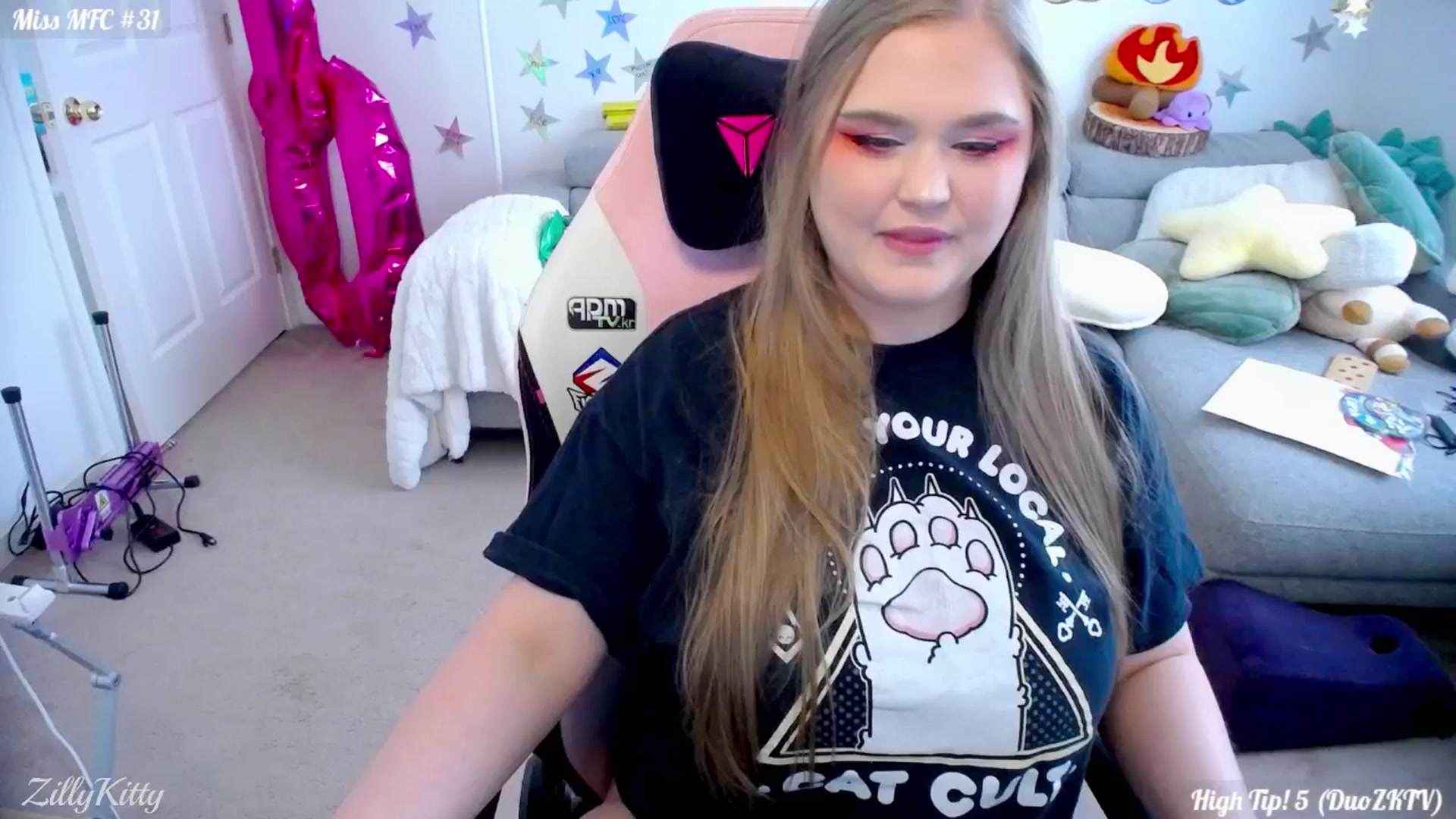 Gallery image thumbnail from ZillyKitty's myfreecams stream on, 07/25/2025, 22:07 image 9 of 20