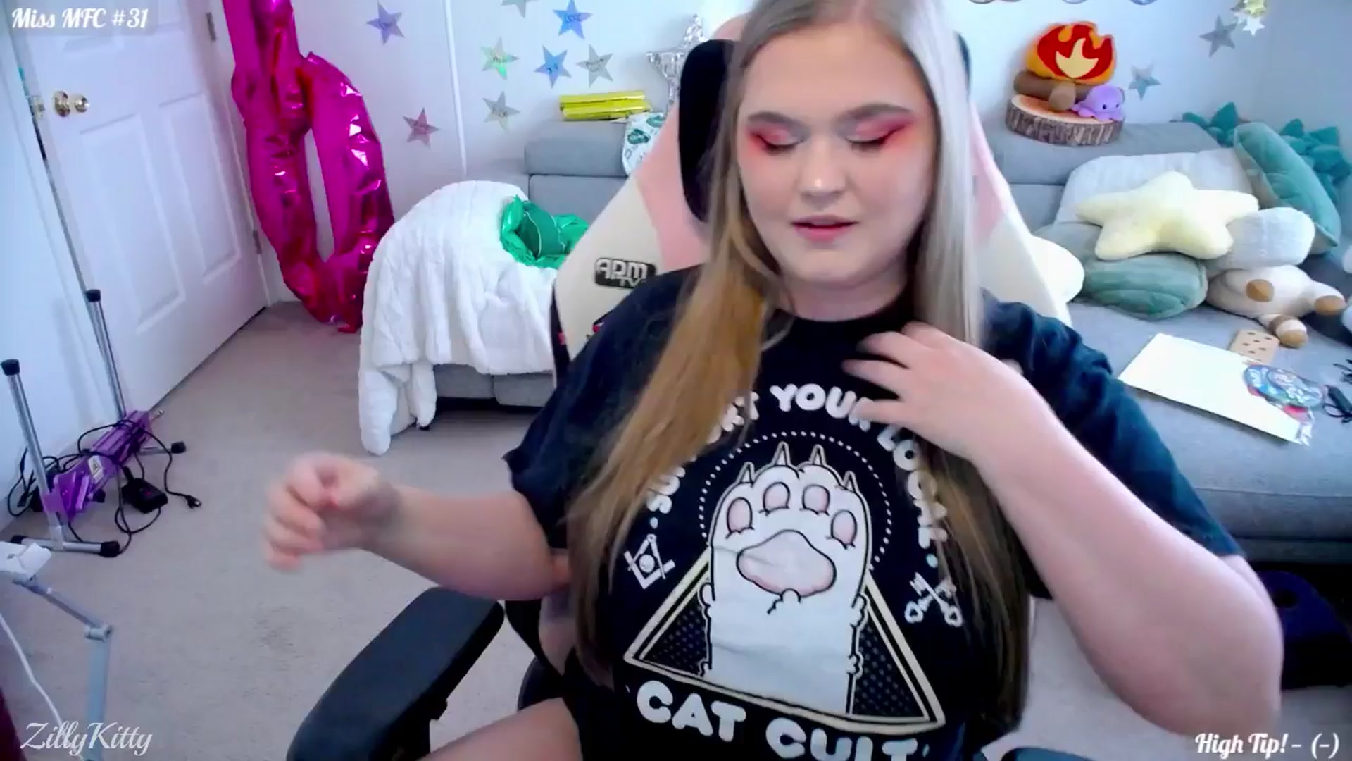 Gallery image thumbnail from ZillyKitty's myfreecams stream on, 07/25/2025, 22:07 image 4 of 20
