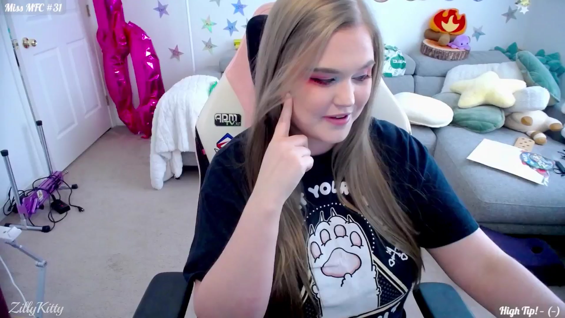 Gallery image thumbnail from ZillyKitty's myfreecams stream on, 07/25/2025, 22:07 image 3 of 20