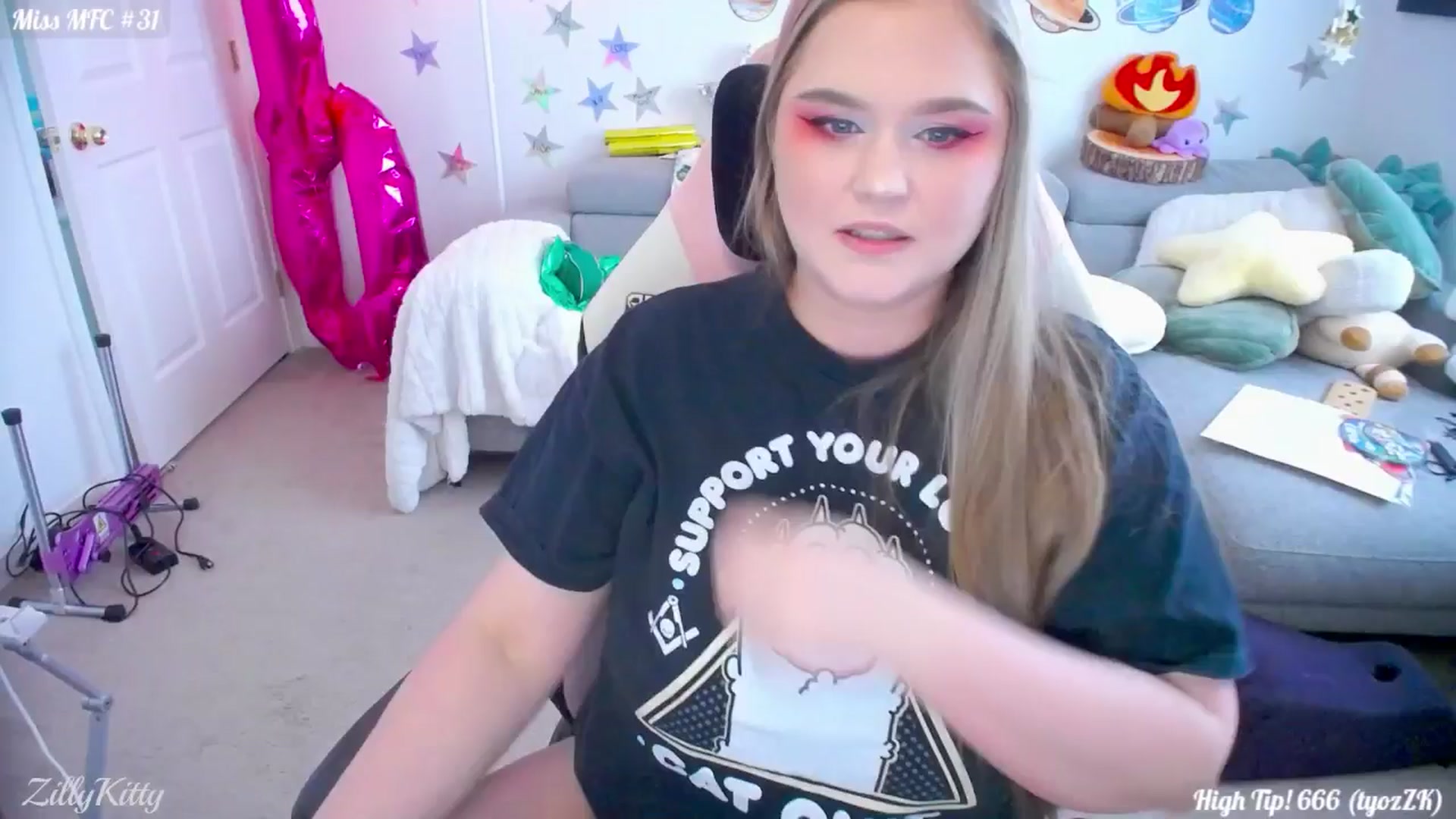 Gallery image thumbnail from ZillyKitty's myfreecams stream on, 07/25/2025, 22:07 image 13 of 20