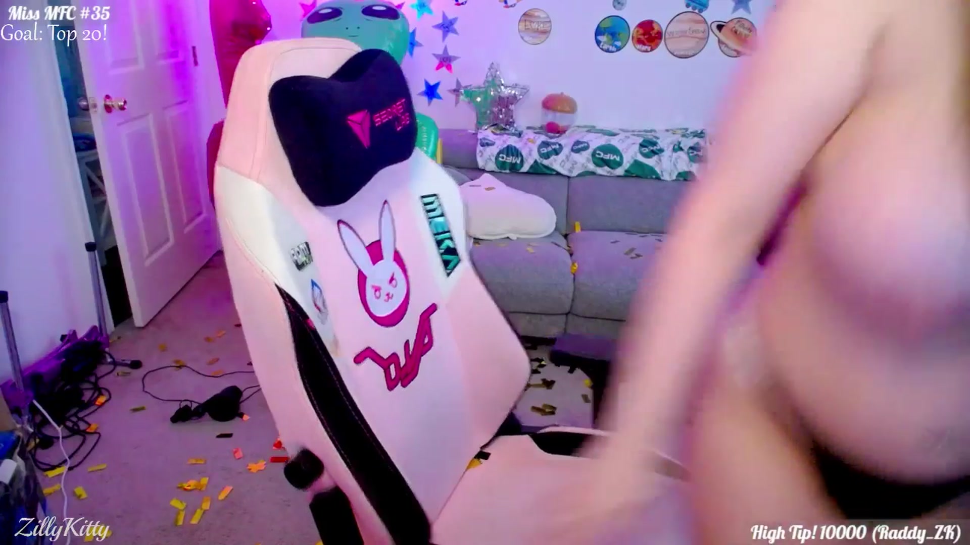 Gallery image thumbnail from ZillyKitty's myfreecams stream on, 08/01/2025, 01:04 image 10 of 20