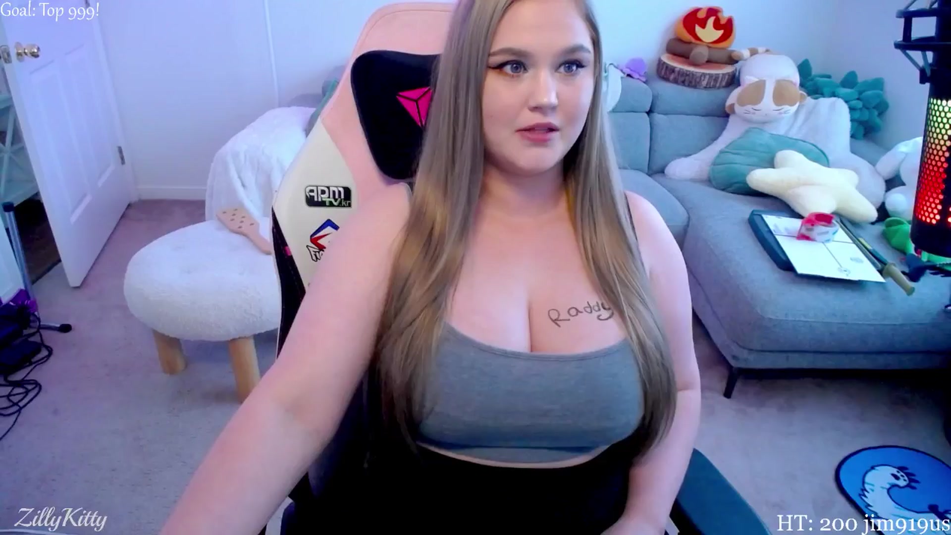 Gallery image thumbnail from ZillyKitty's myfreecams stream on, 08/14/2025, 22:51 image 10 of 20