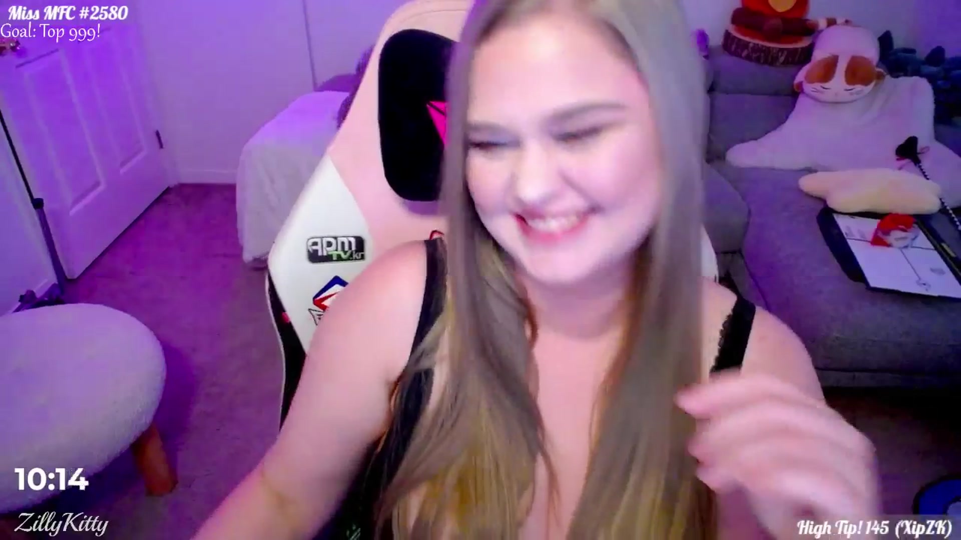 Gallery image thumbnail from ZillyKitty's myfreecams stream on, 08/16/2025, 24:14 image 19 of 20