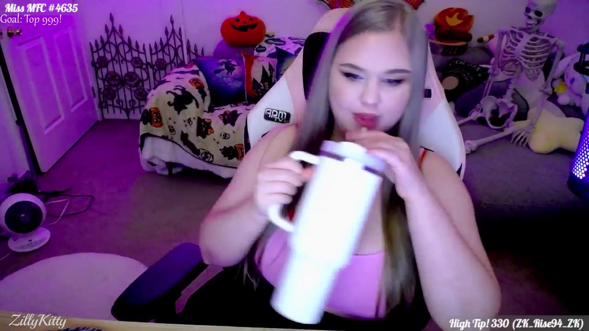 Gallery image thumbnail from ZillyKitty's myfreecams stream on, 09/13/2025, 24:01 image 18 of 20