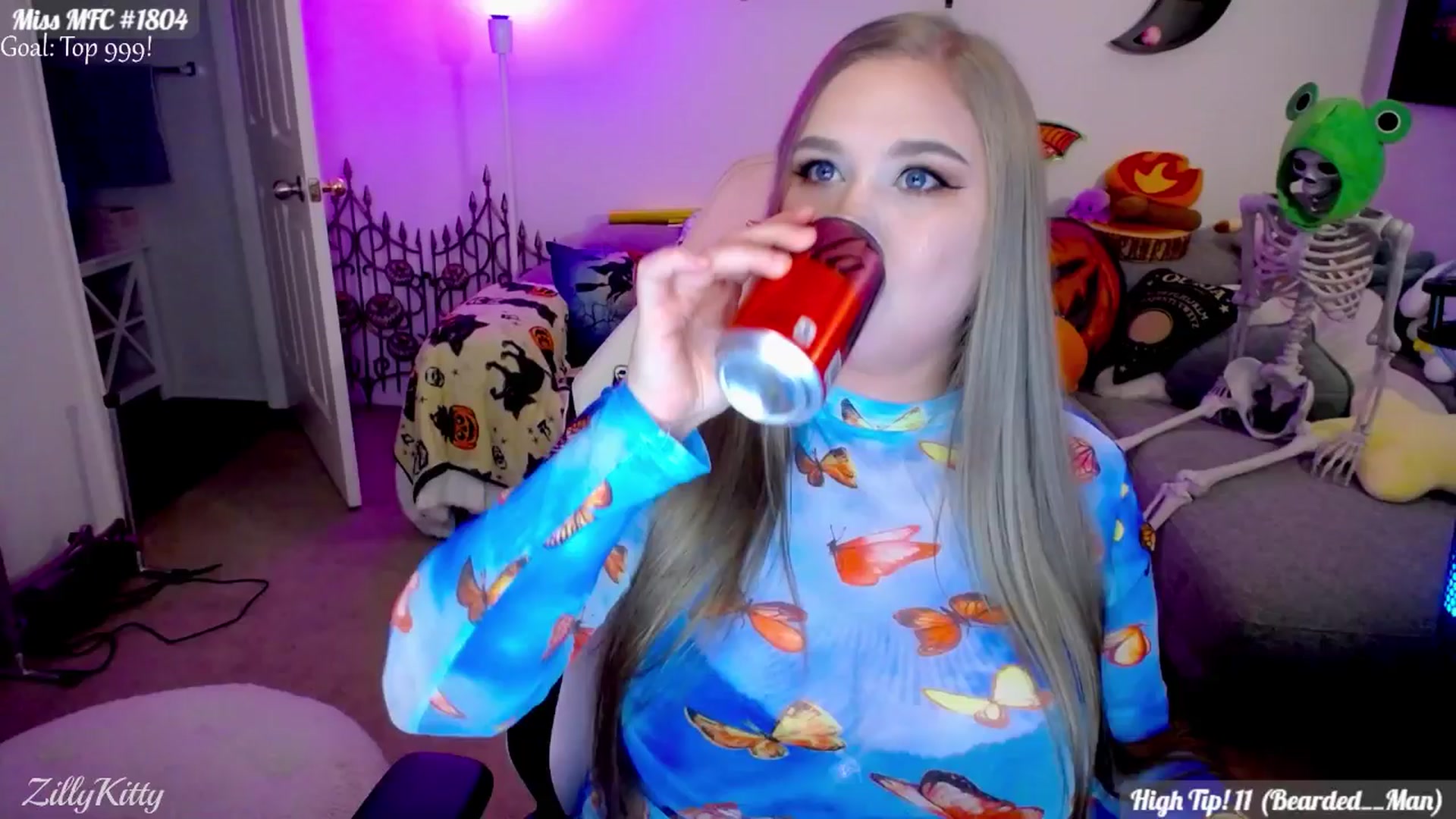 Gallery image thumbnail from ZillyKitty's myfreecams stream on, 09/16/2025, 02:09 image 1 of 20