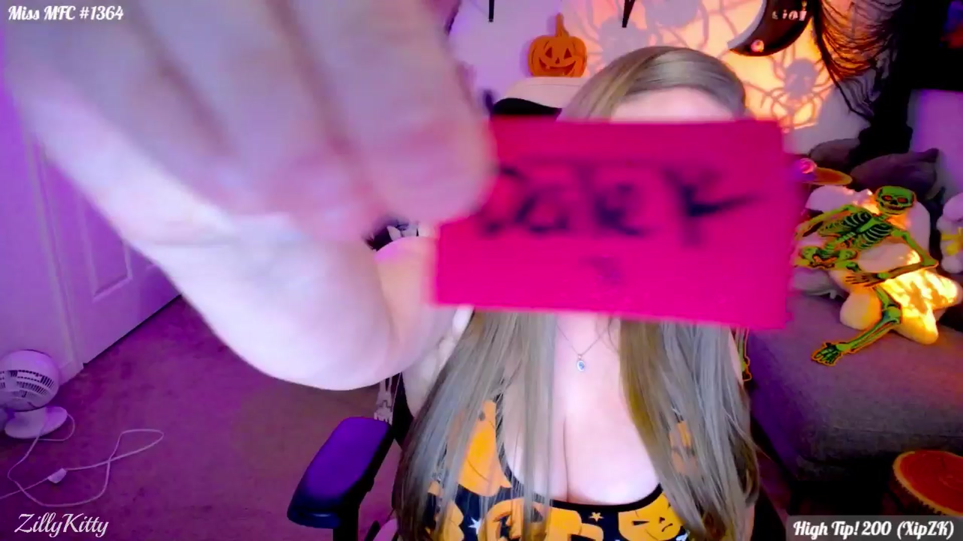 Gallery image thumbnail from ZillyKitty's myfreecams stream on, 10/02/2025, 03:03 image 4 of 20