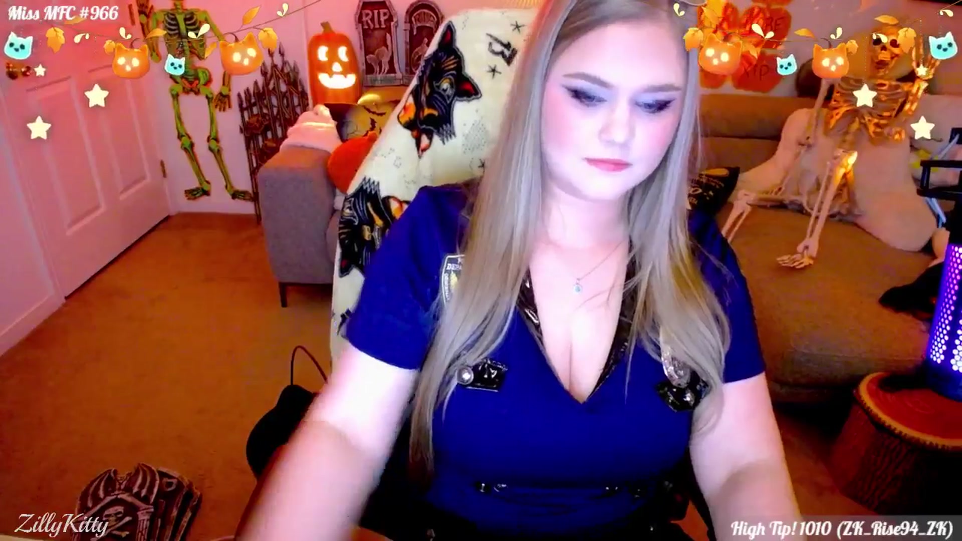 Gallery image thumbnail from ZillyKitty's myfreecams stream on, 10/15/2025, 24:06 image 12 of 20