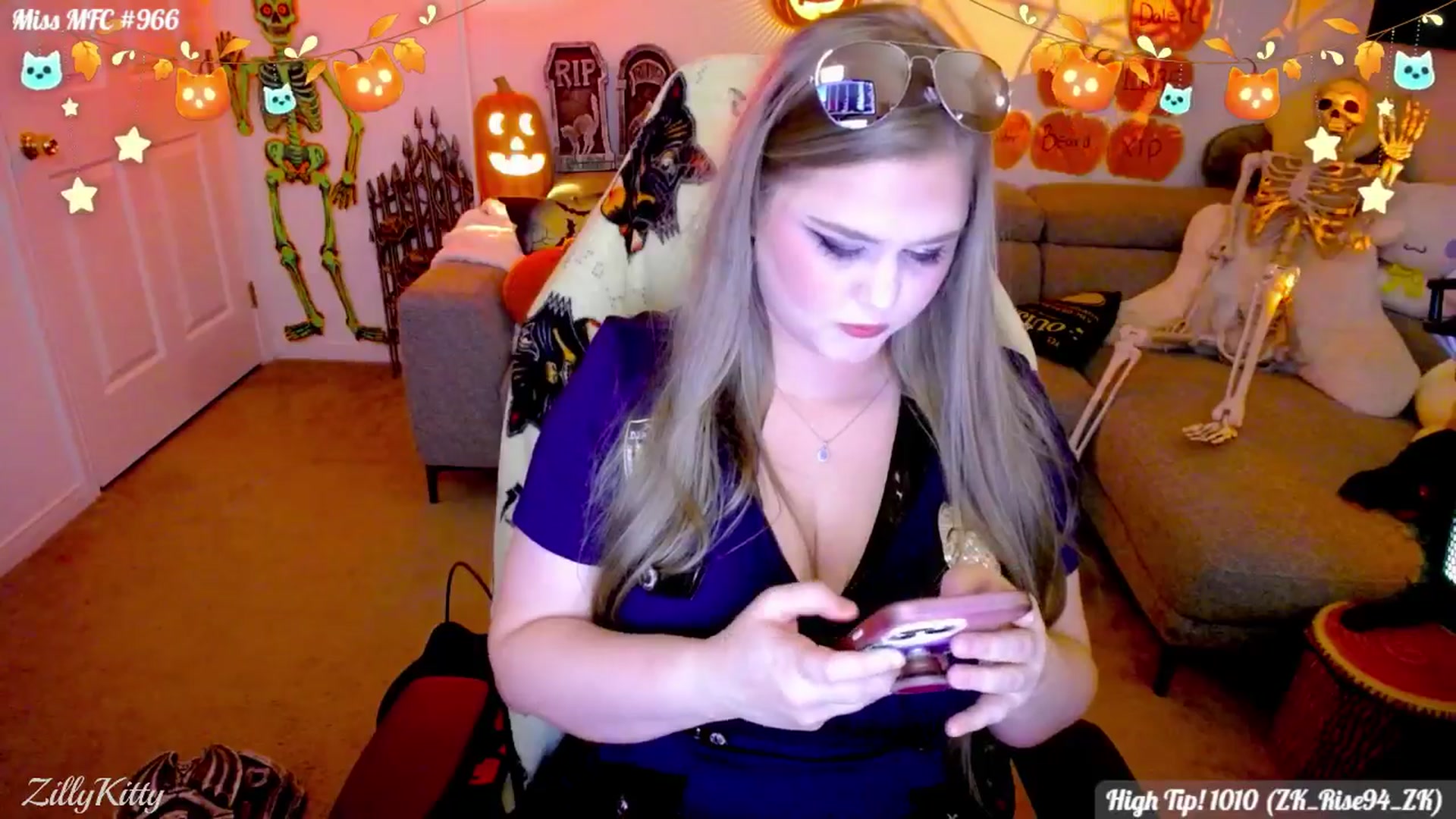 Gallery image thumbnail from ZillyKitty's myfreecams stream on, 10/15/2025, 24:06 image 11 of 20