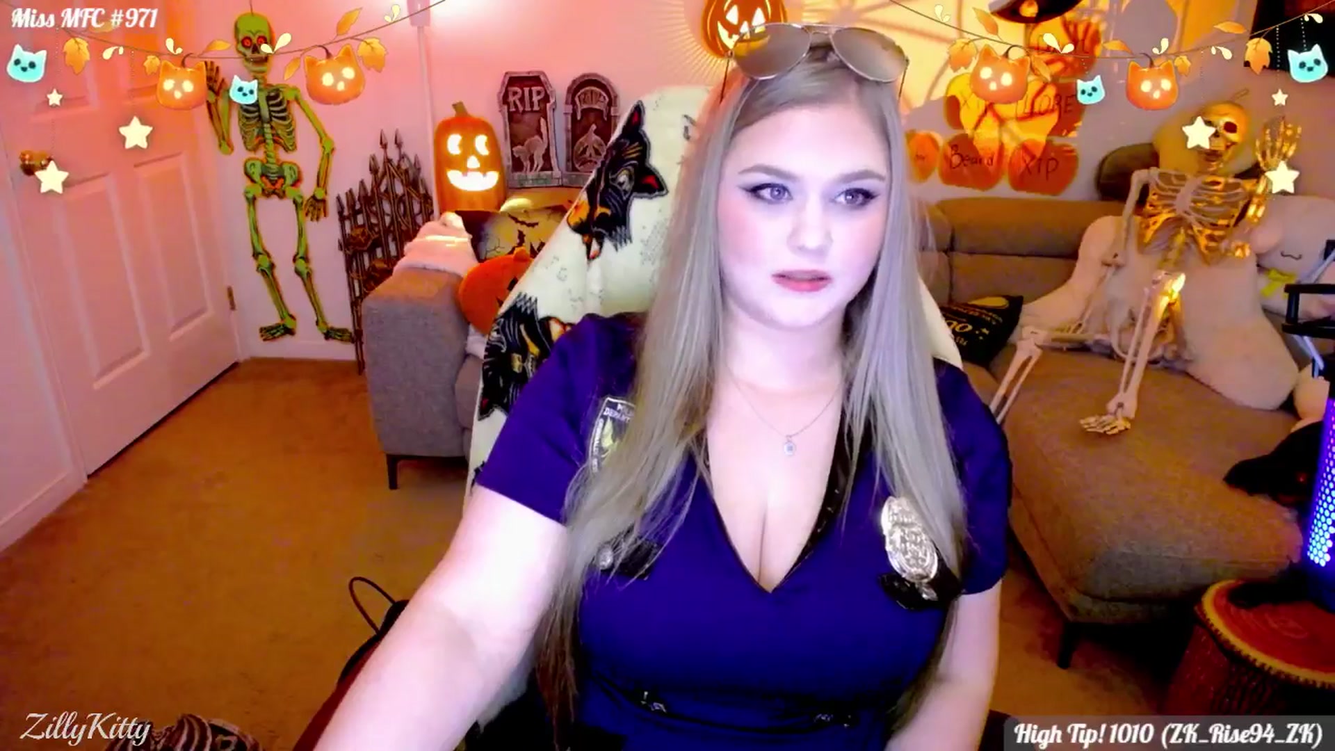 Gallery image thumbnail from ZillyKitty's myfreecams stream on, 10/15/2025, 24:06 image 10 of 20