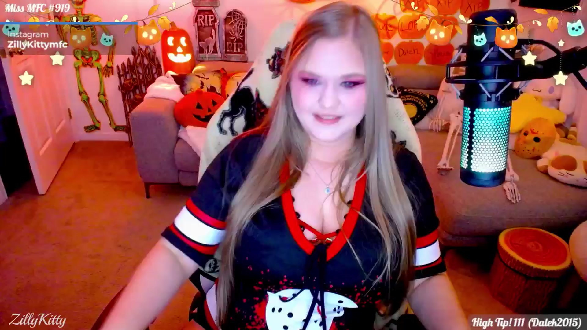 Gallery image thumbnail from ZillyKitty's myfreecams stream on, 10/24/2025, 24:03 image 6 of 20