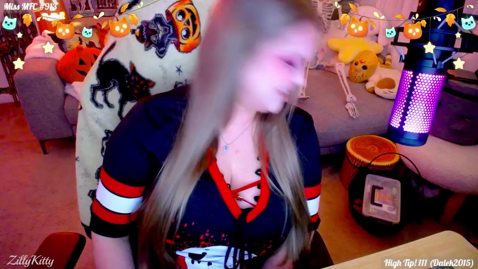 Gallery image thumbnail from ZillyKitty's myfreecams stream on, 10/24/2025, 24:46 image 17 of 20