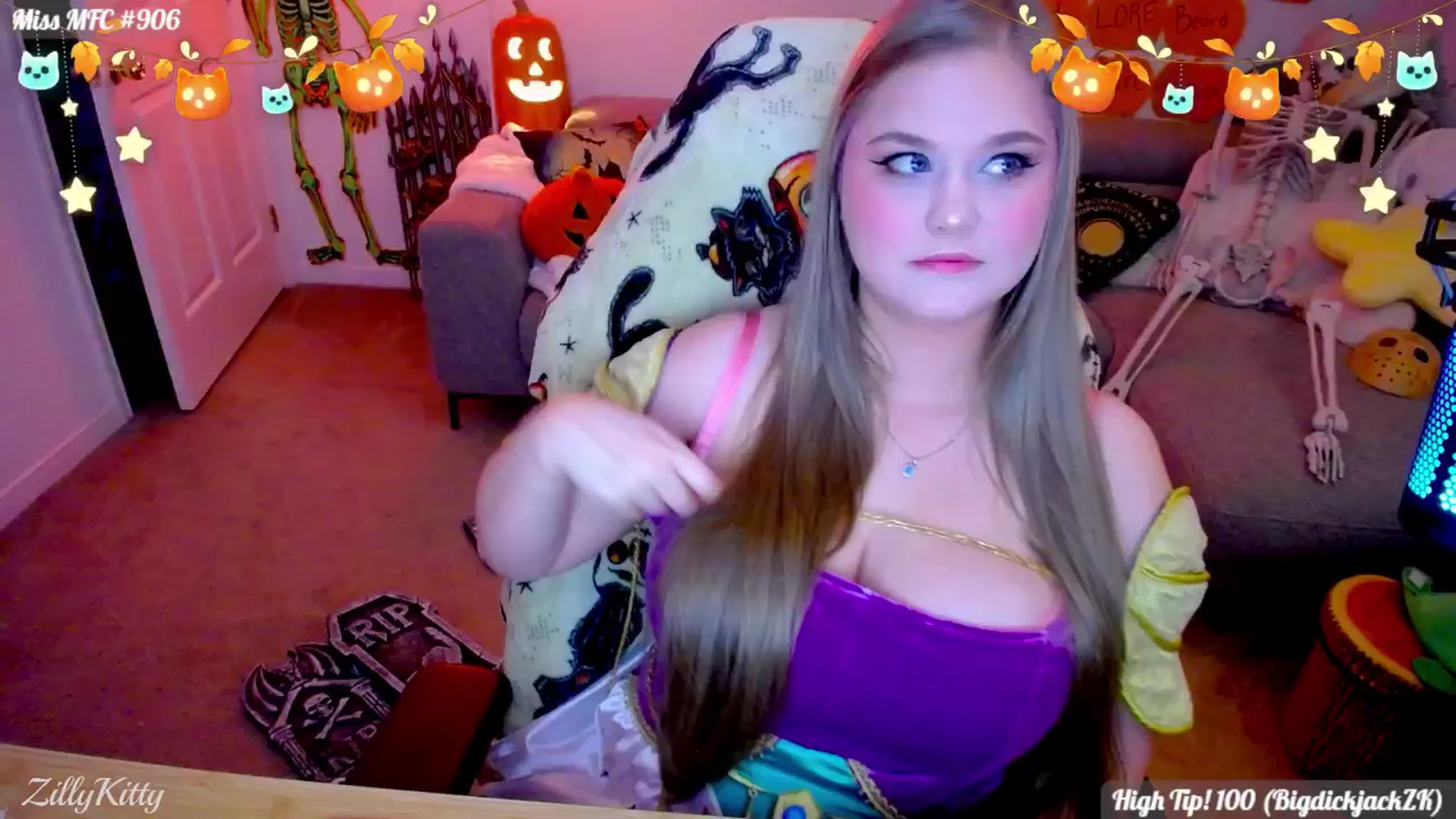 Gallery image thumbnail from ZillyKitty's myfreecams stream on, 10/26/2025, 02:22 image 2 of 20