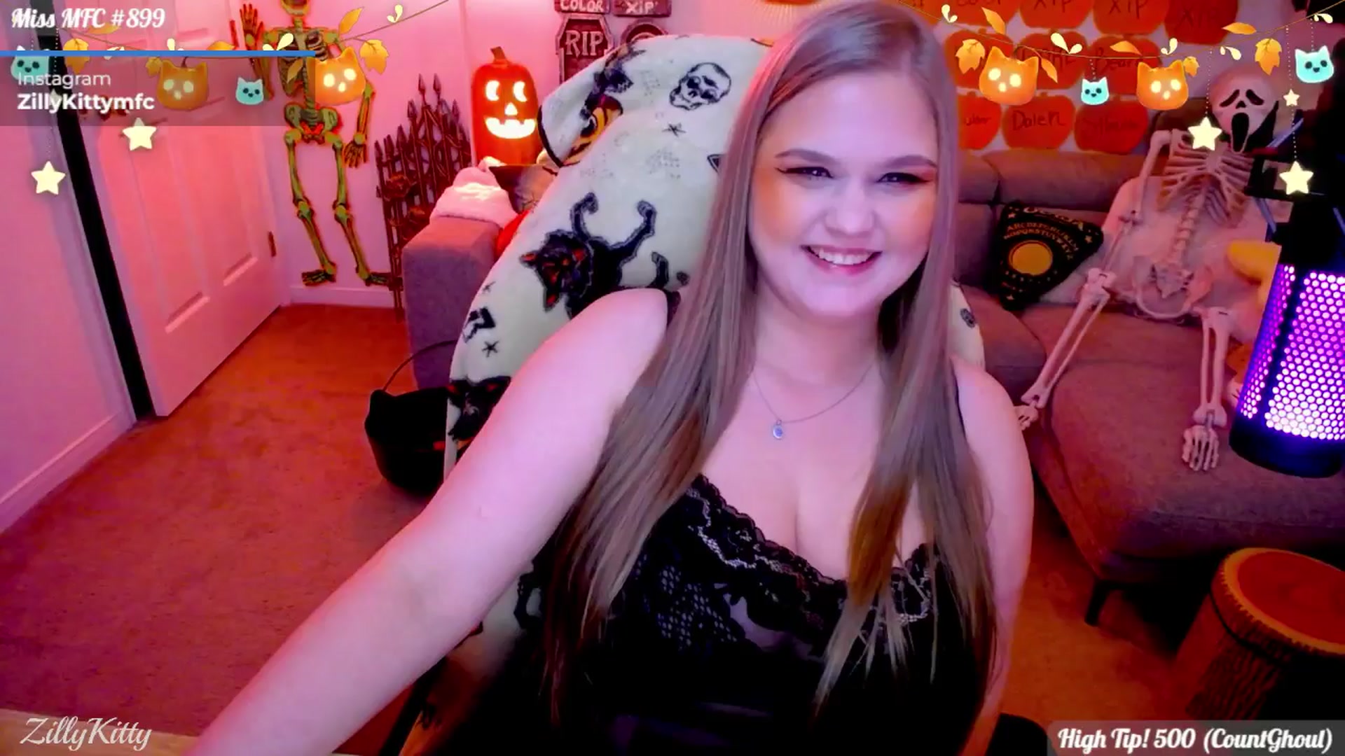 Gallery image thumbnail from ZillyKitty's myfreecams stream on, 10/30/2025, 01:50 image 16 of 20