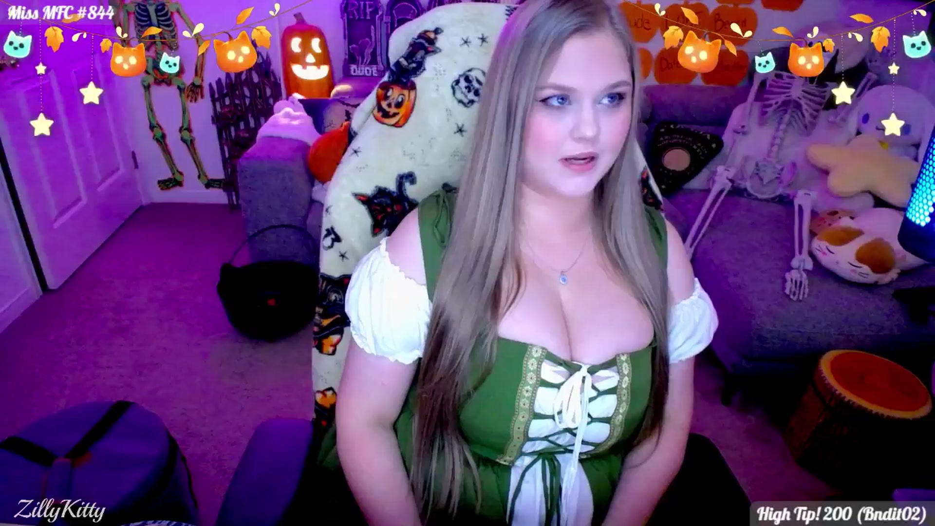 Gallery image thumbnail from ZillyKitty's myfreecams stream on, 10/31/2025, 24:36 image 2 of 20