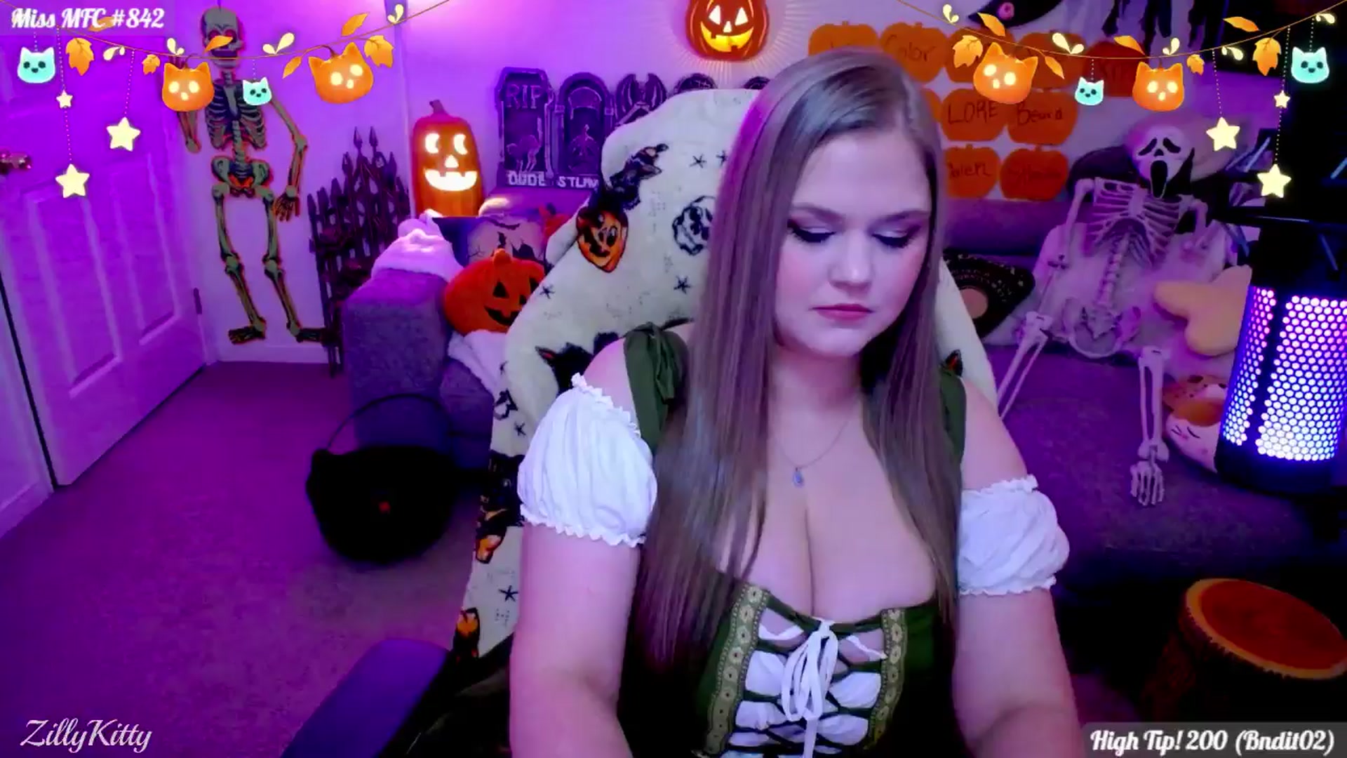 Gallery image thumbnail from ZillyKitty's myfreecams stream on, 10/31/2025, 24:36 image 7 of 20