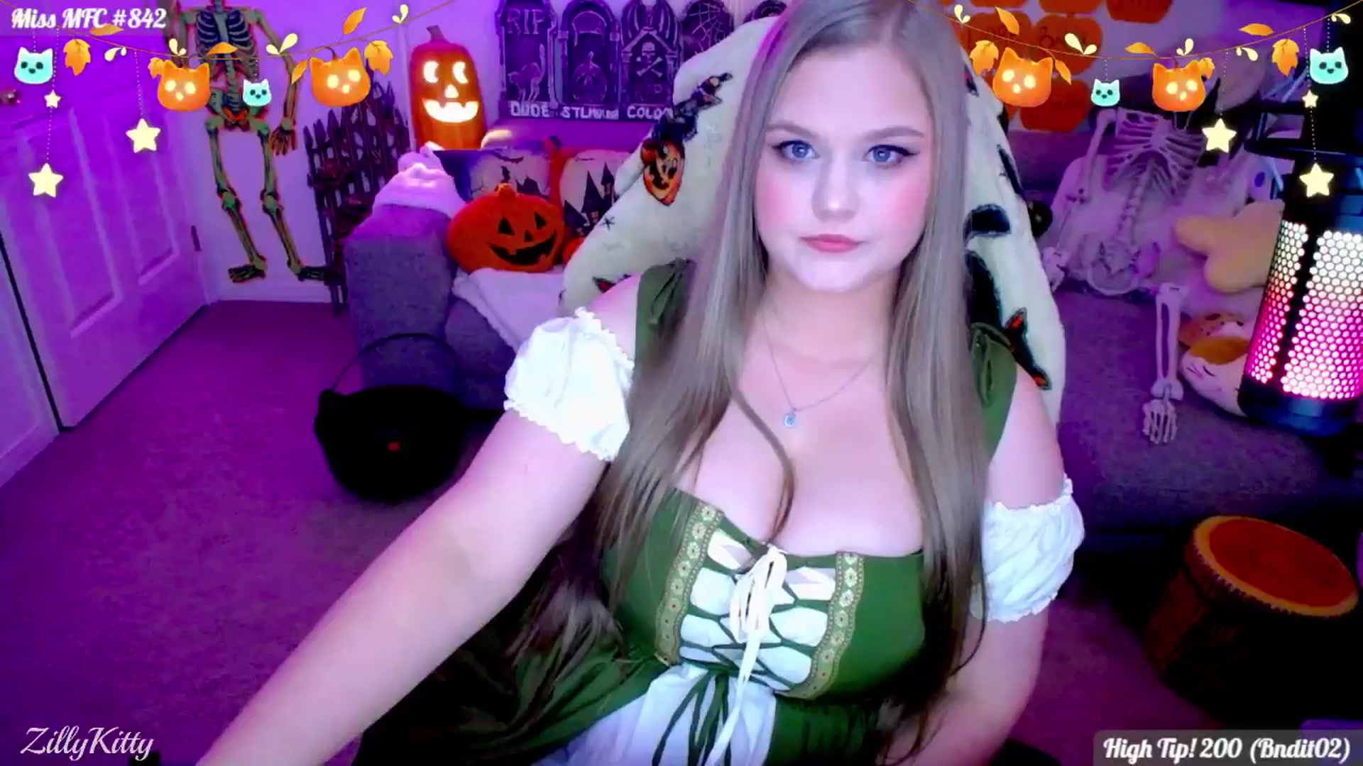 Gallery image thumbnail from ZillyKitty's myfreecams stream on, 10/31/2025, 24:36 image 6 of 20