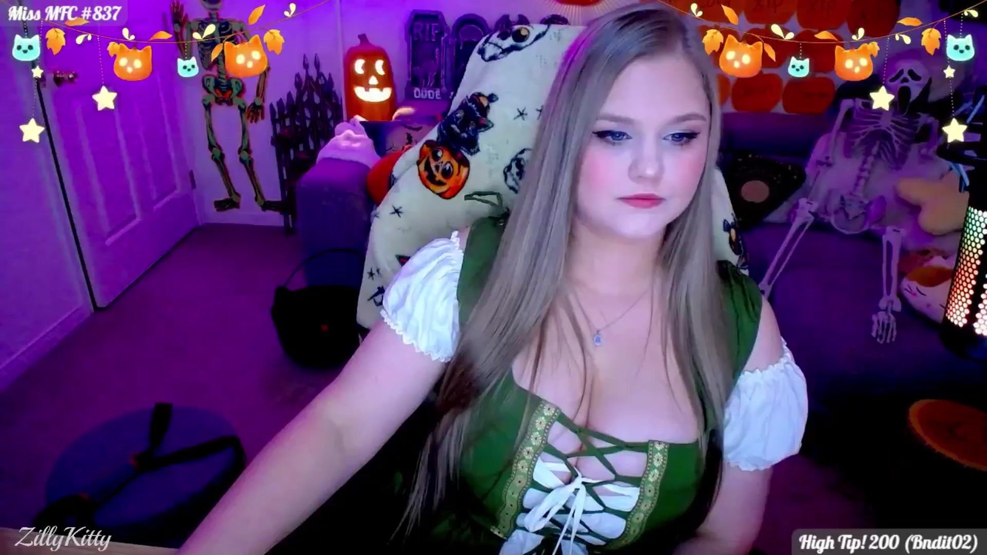 Gallery image thumbnail from ZillyKitty's myfreecams stream on, 10/31/2025, 24:36 image 17 of 20