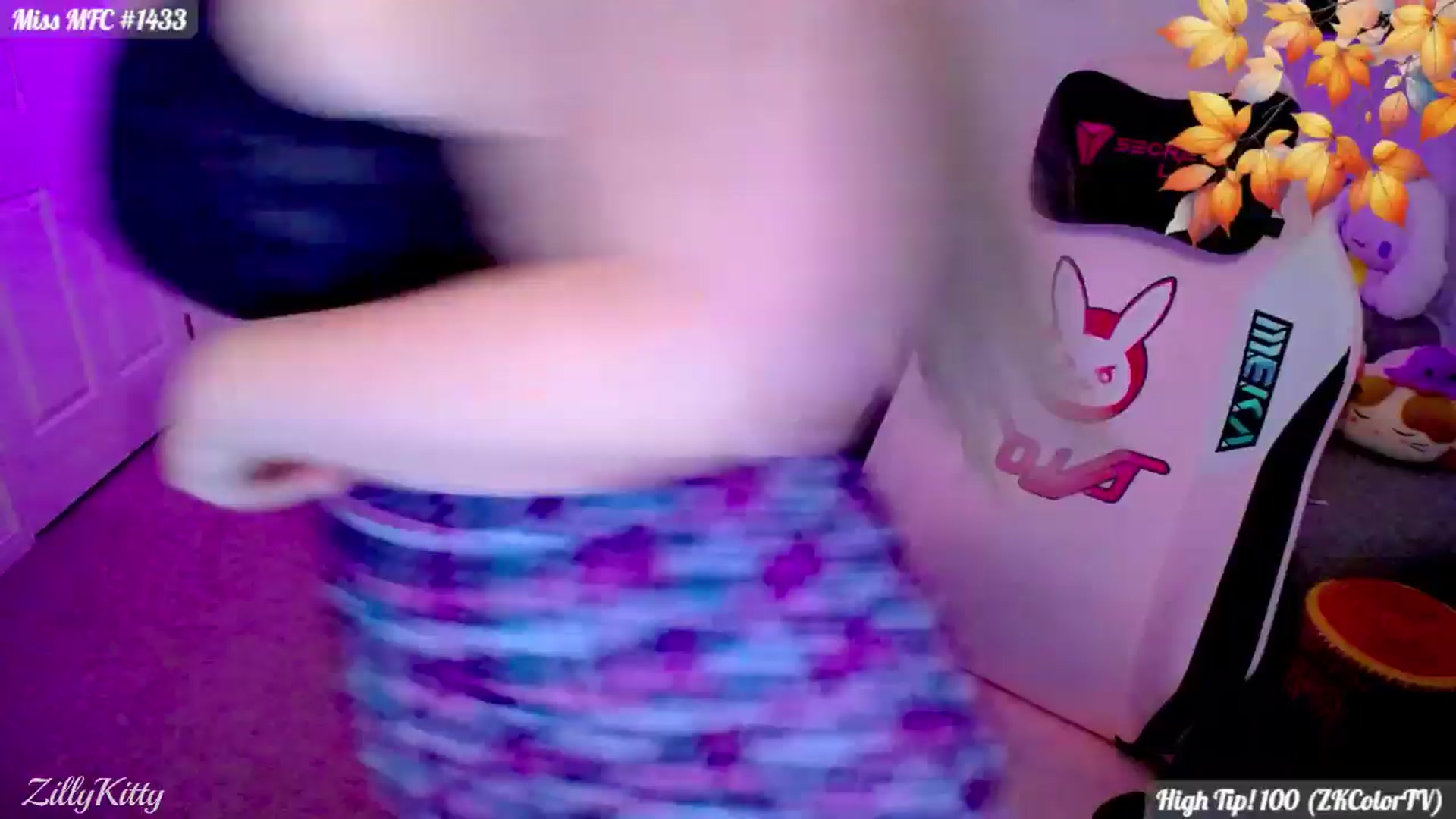 Gallery image thumbnail from ZillyKitty's myfreecams stream on, 11/16/2025, 03:50 image 19 of 20