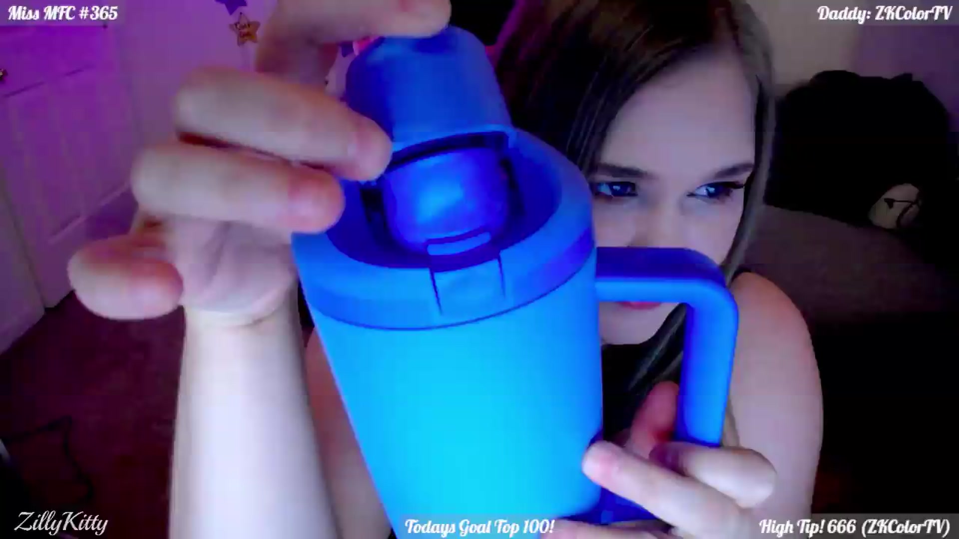 Gallery image thumbnail from ZillyKitty's myfreecams stream on, 07/16/2026, 01:37 image 13 of 20