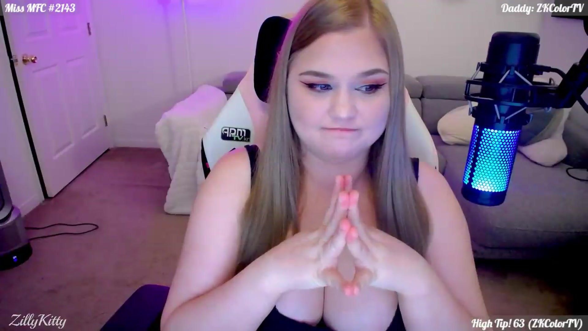 Gallery image thumbnail from ZillyKitty's myfreecams stream on, 08/20/2026, 24:36 image 17 of 20