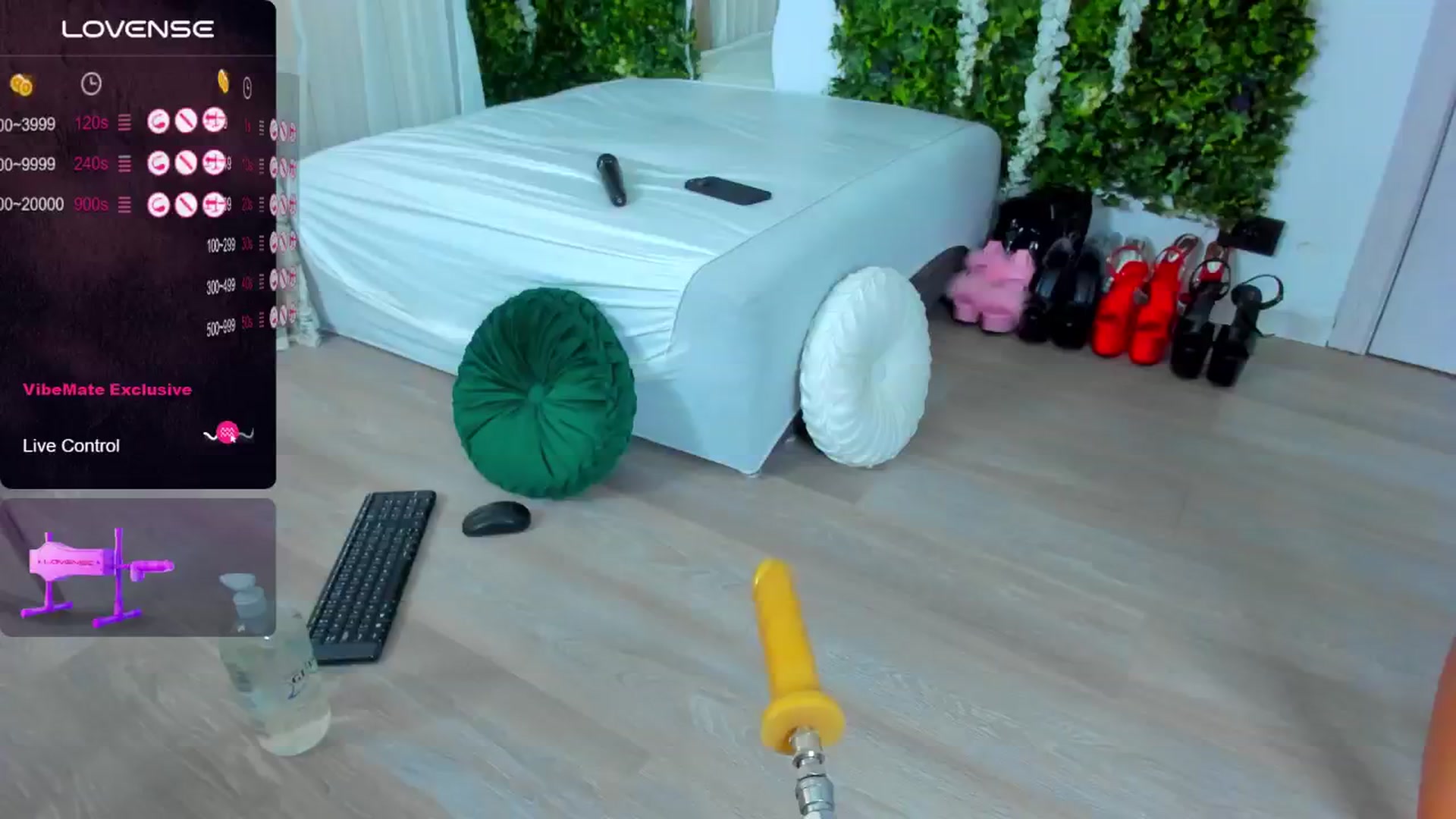 Gallery image thumbnail from ZinaSquirts's myfreecams stream on, 08/27/2024, 12:12 image 4 of 20