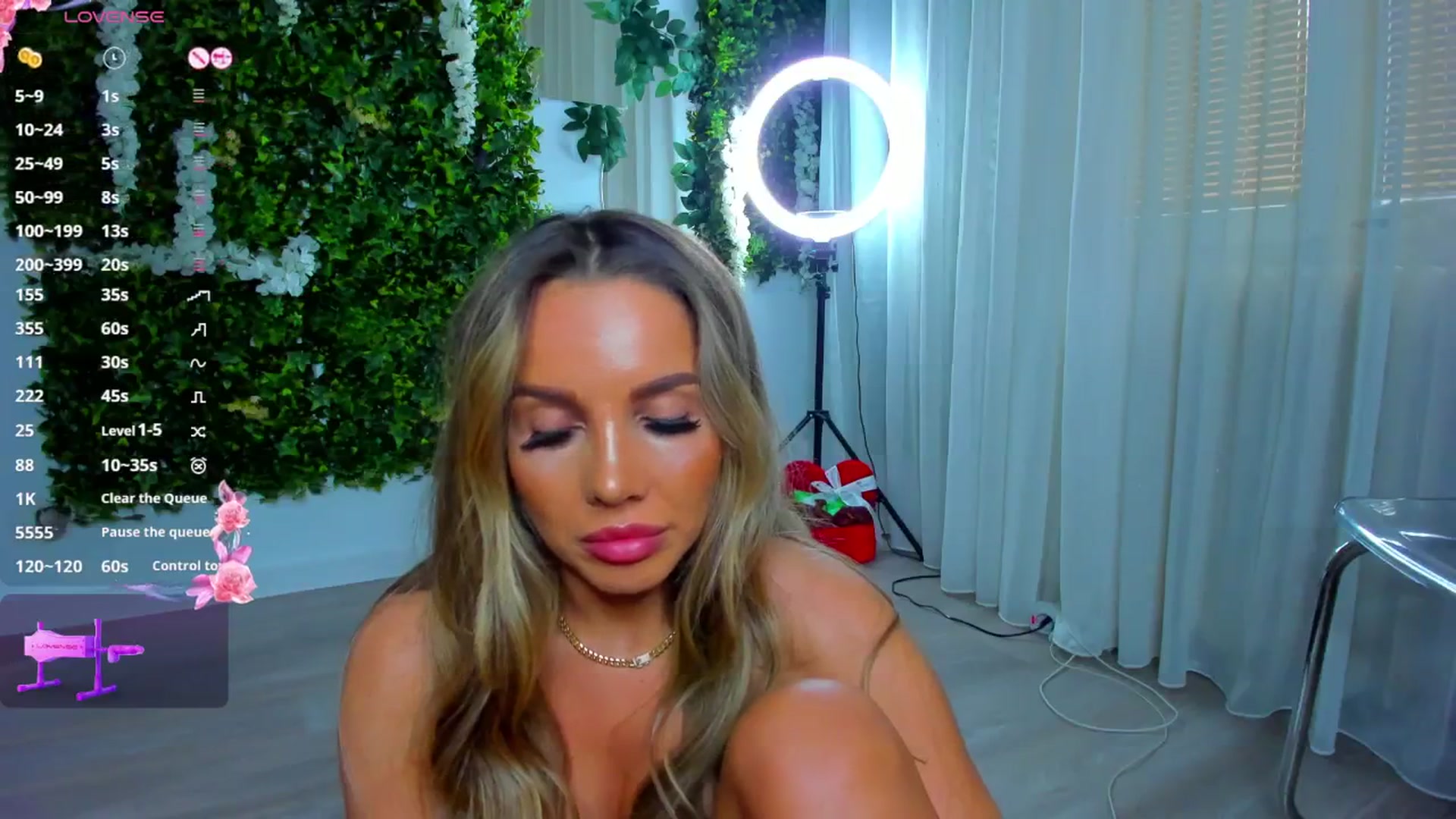 Gallery image thumbnail from ZinaSquirts's myfreecams stream on, 05/25/2025, 14:42 image 14 of 20