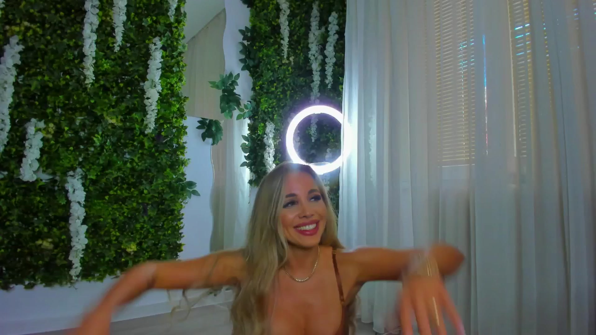 Gallery image thumbnail from ZinaSquirts's myfreecams stream on, 08/13/2025, 10:56 image 19 of 20