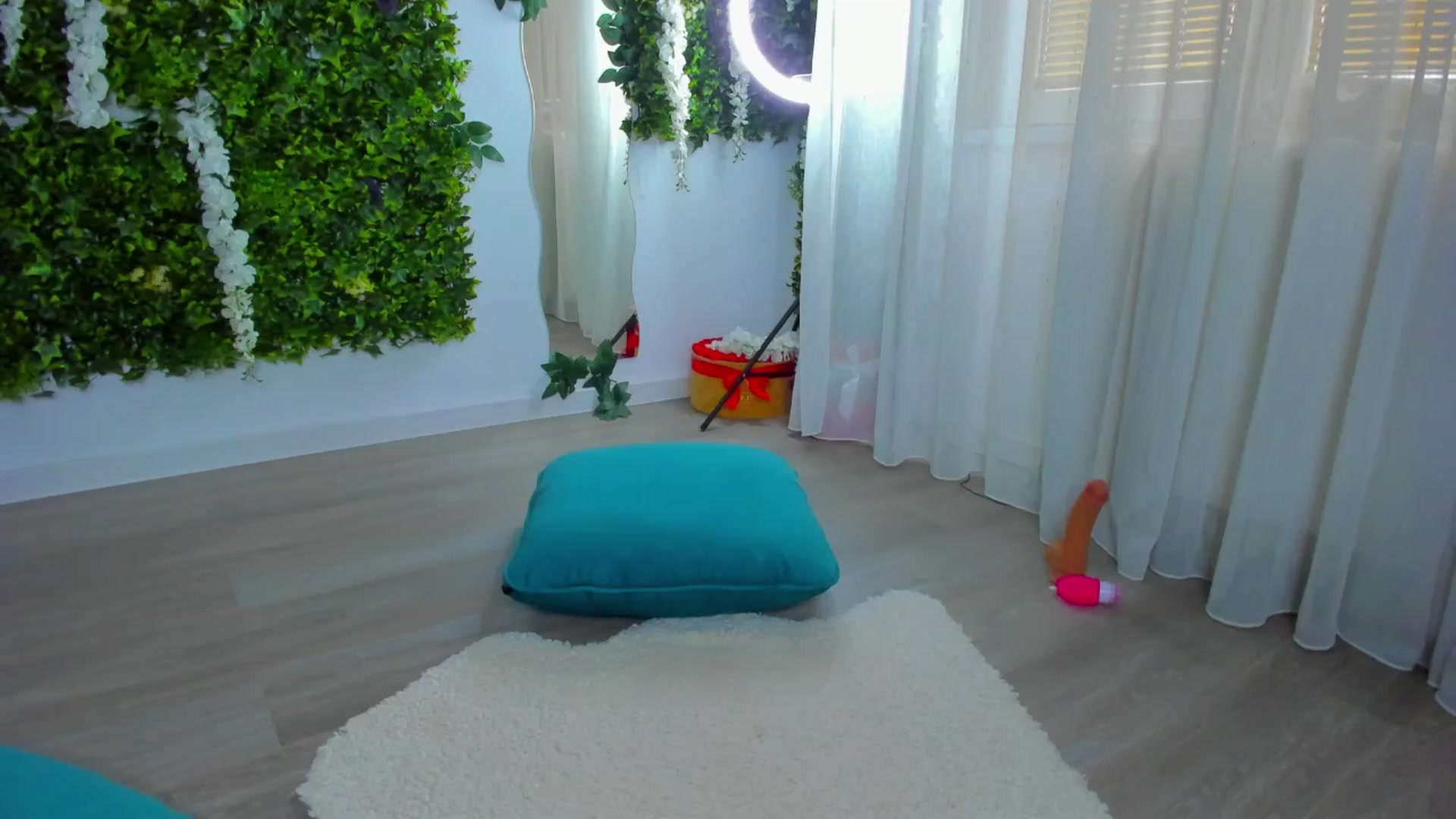 Gallery image thumbnail from ZinaSquirts's myfreecams stream on, 08/31/2025, 10:39 image 15 of 20