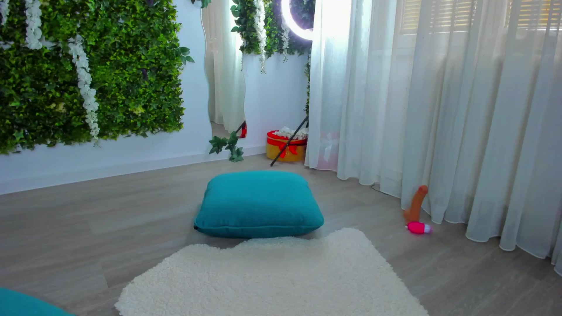 Gallery image thumbnail from ZinaSquirts's myfreecams stream on, 08/31/2025, 10:39 image 18 of 20