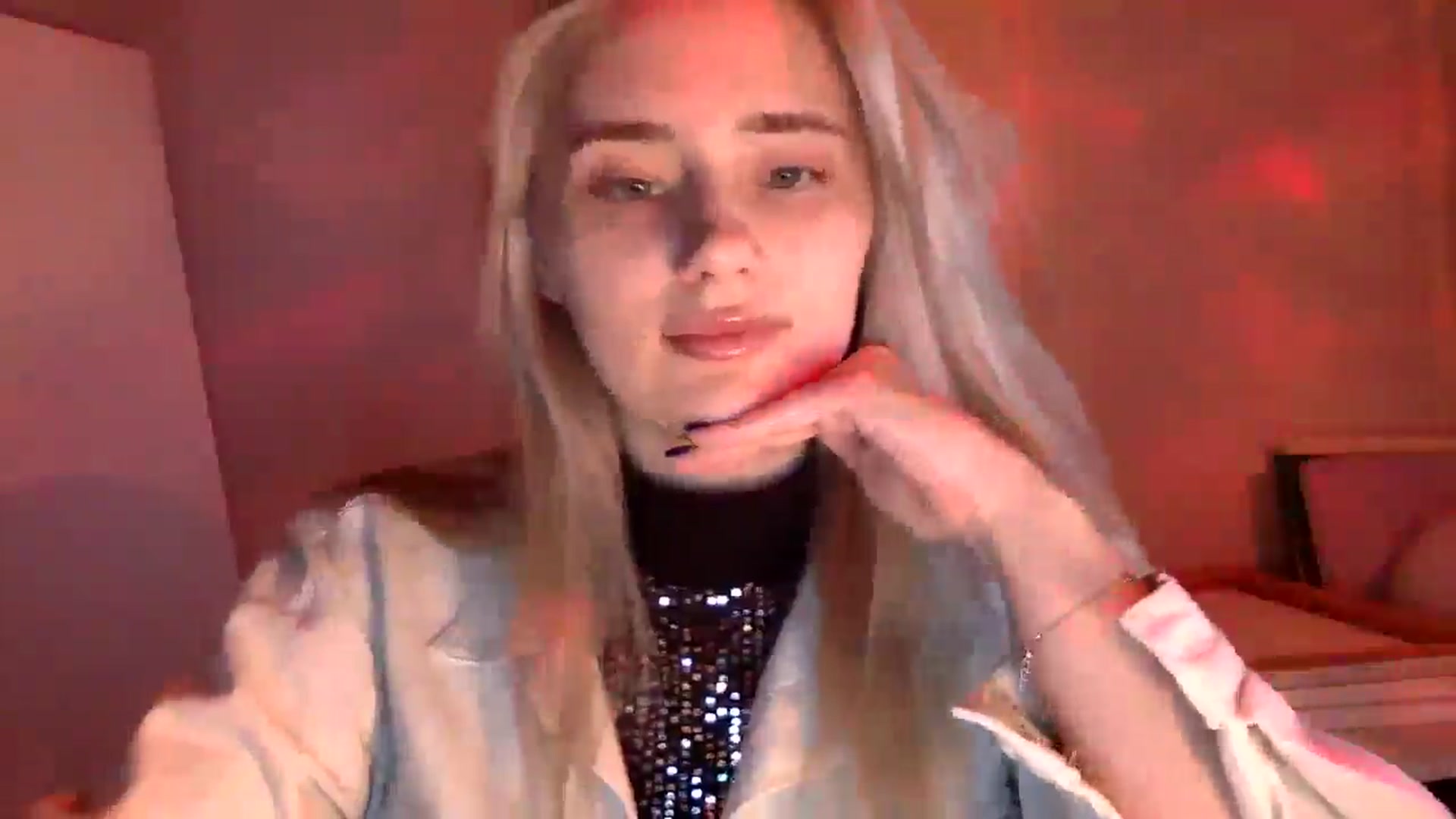 Gallery image thumbnail from Zirelyn's myfreecams stream on, 04/05/2026, 17:01 image 14 of 20