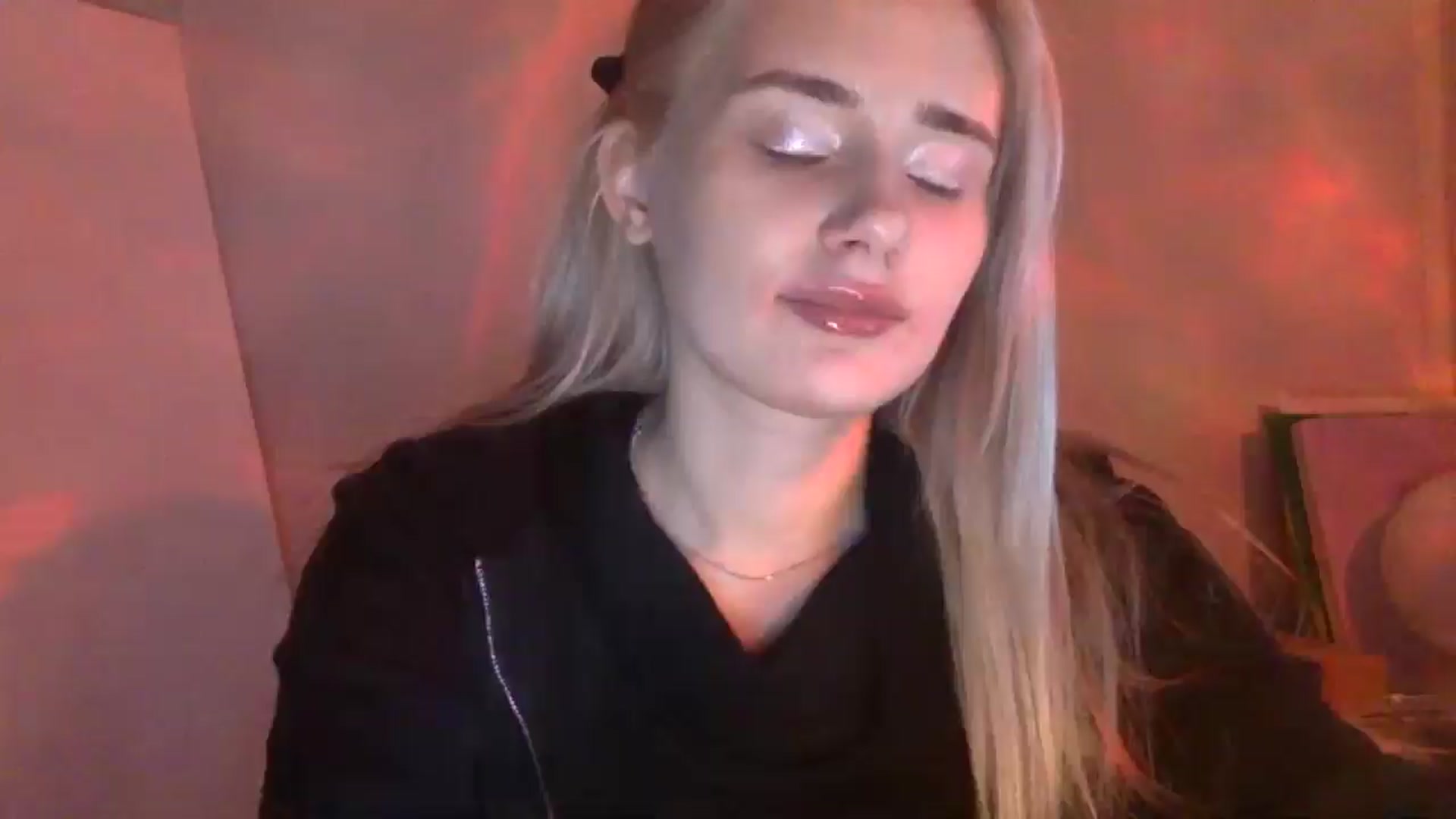 Gallery image thumbnail from Zirelyn's myfreecams stream on, 04/06/2026, 18:05 image 1 of 20