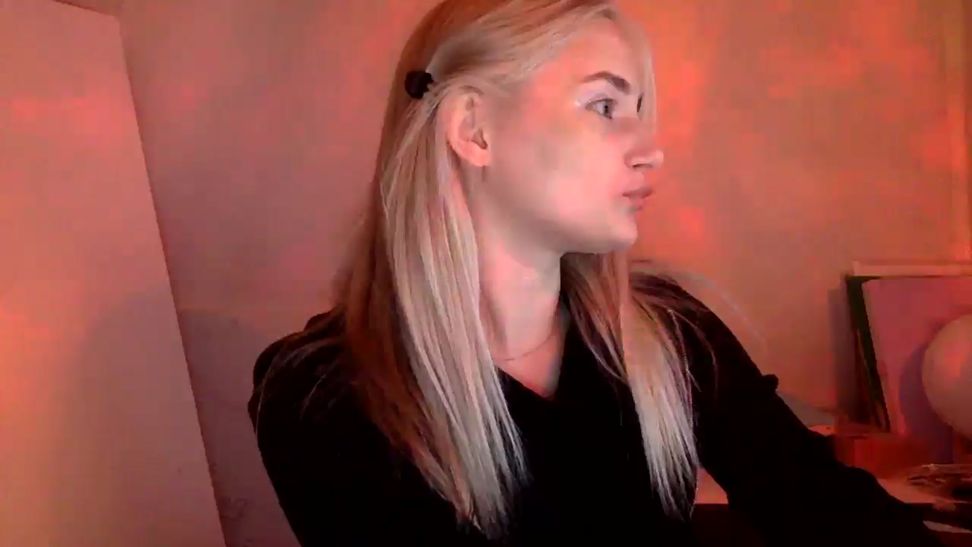 Gallery image thumbnail from Zirelyn's myfreecams stream on, 04/06/2026, 18:05 image 14 of 20
