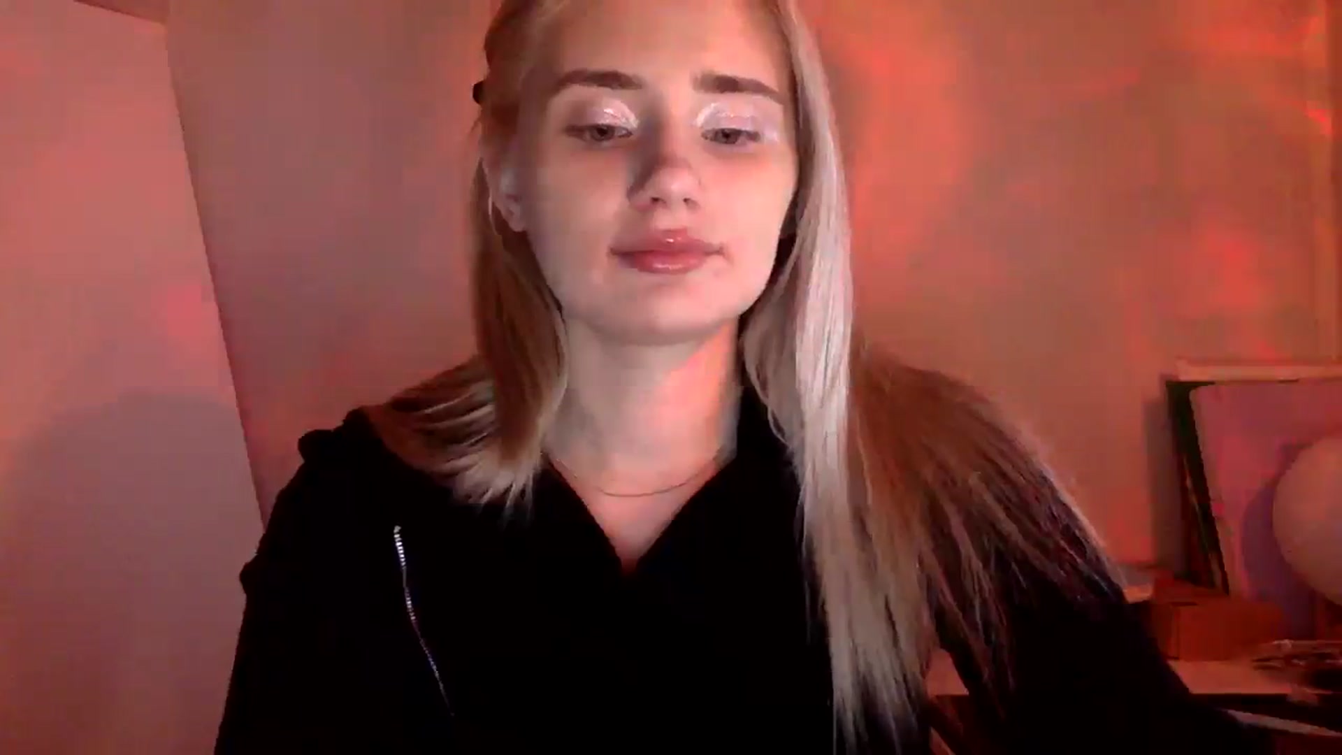 Gallery image thumbnail from Zirelyn's myfreecams stream on, 04/06/2026, 18:05 image 10 of 20