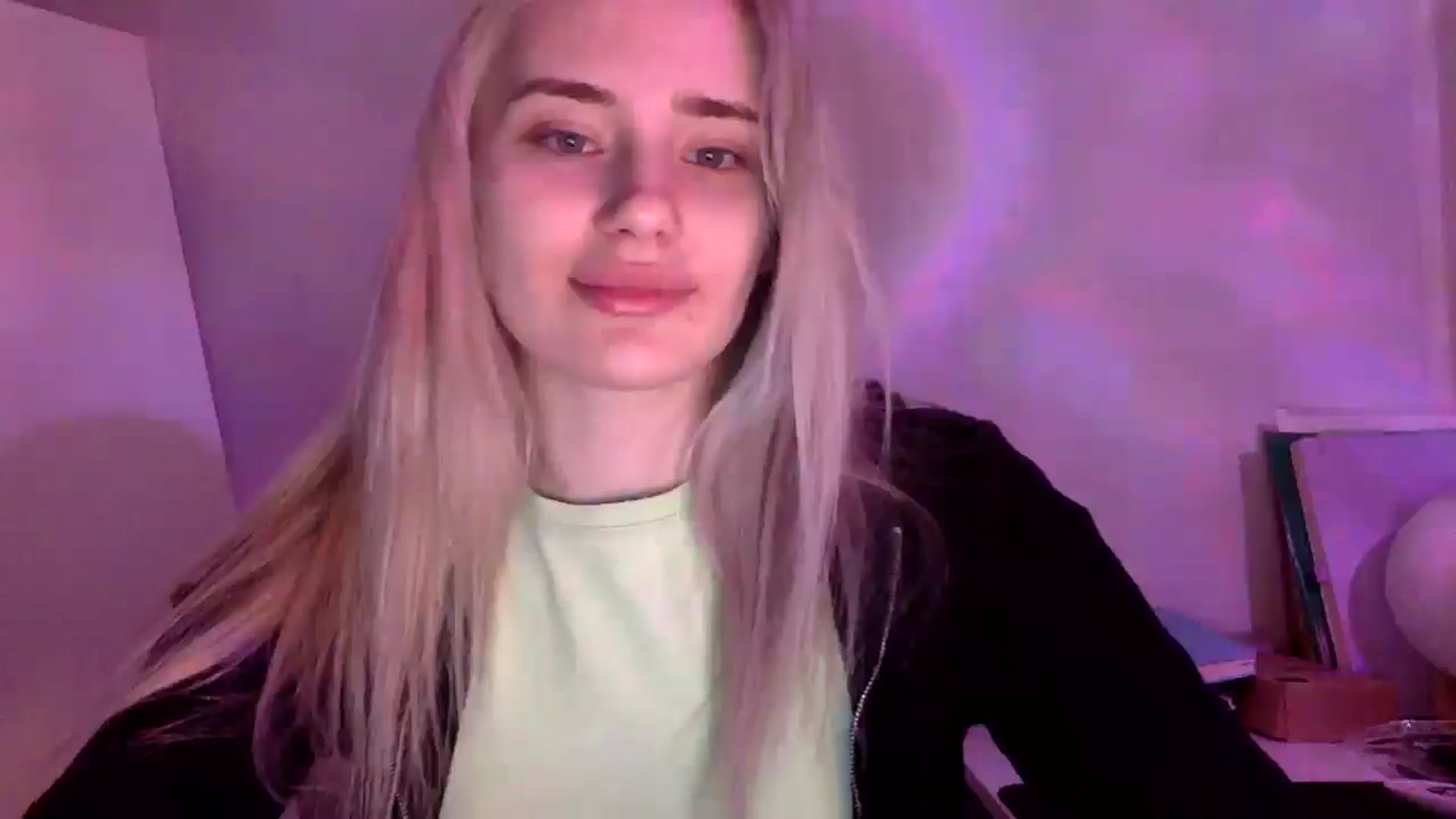 Gallery image thumbnail from Zirelyn's myfreecams stream on, 04/07/2026, 16:03 image 2 of 20