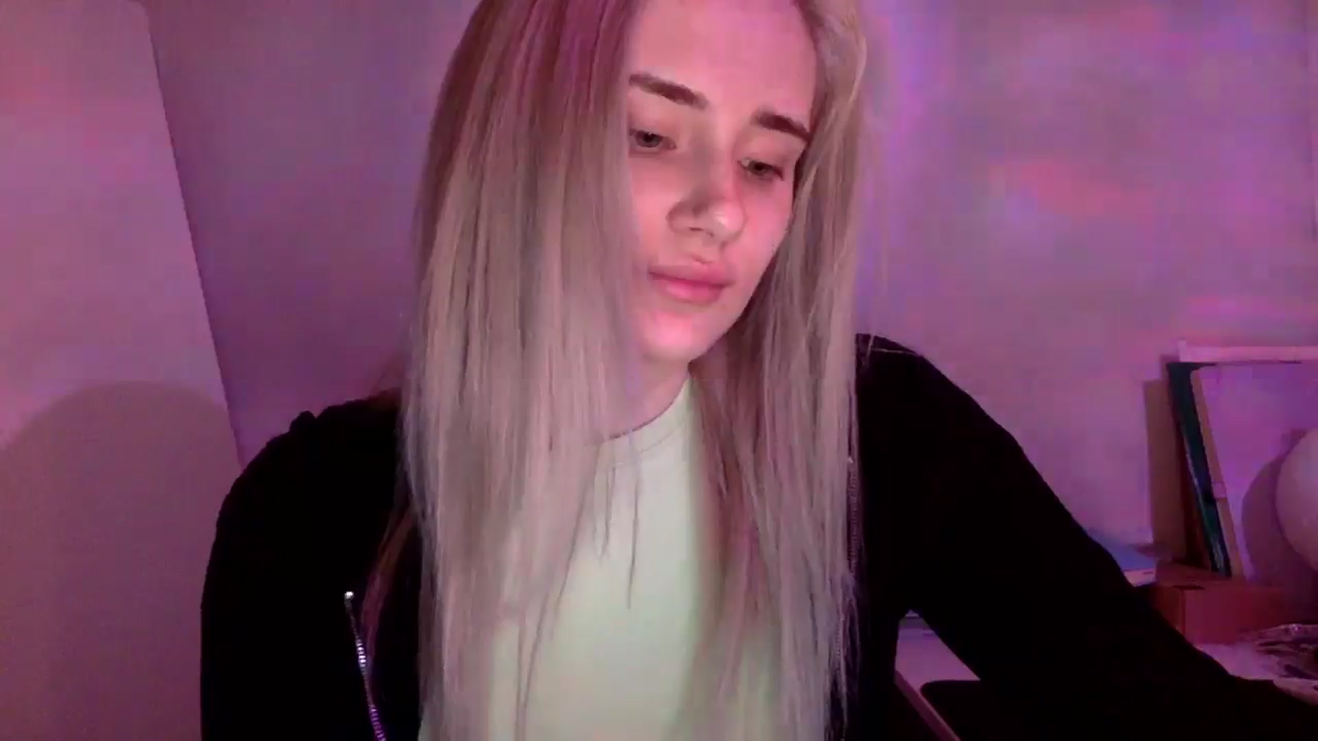 Gallery image thumbnail from Zirelyn's myfreecams stream on, 04/07/2026, 16:03 image 15 of 20