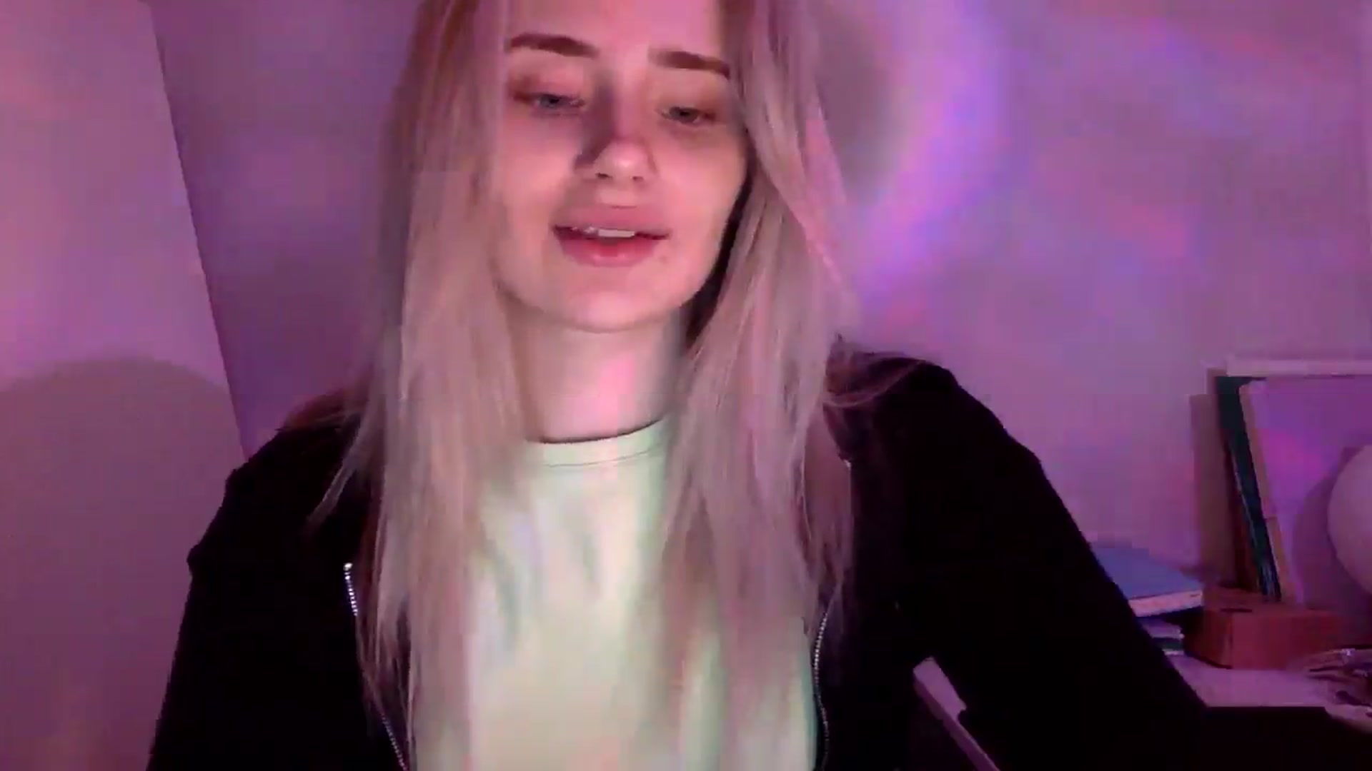 Gallery image thumbnail from Zirelyn's myfreecams stream on, 04/07/2026, 16:03 image 10 of 20