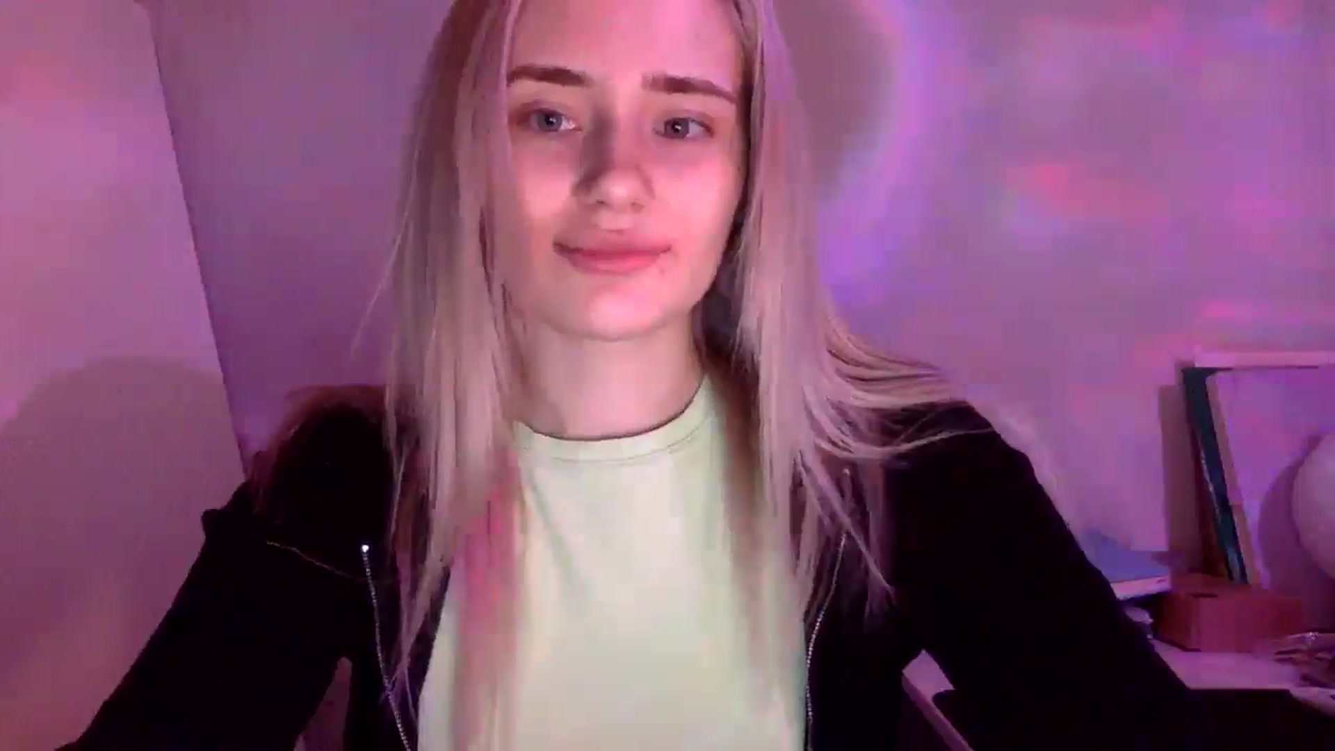 Gallery image thumbnail from Zirelyn's myfreecams stream on, 04/07/2026, 16:03 image 19 of 20
