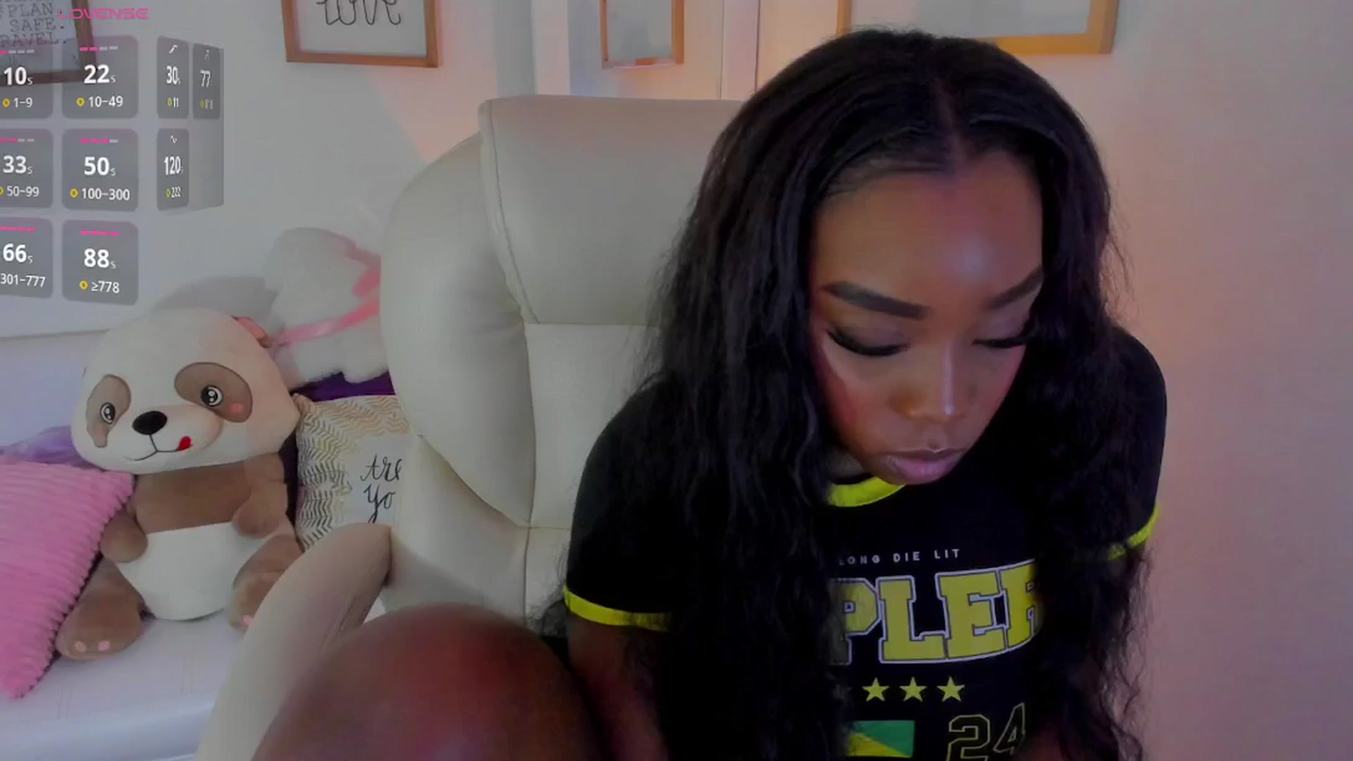 Gallery image thumbnail from Zobe_love's myfreecams stream on, 02/11/2026, 20:01 image 17 of 20
