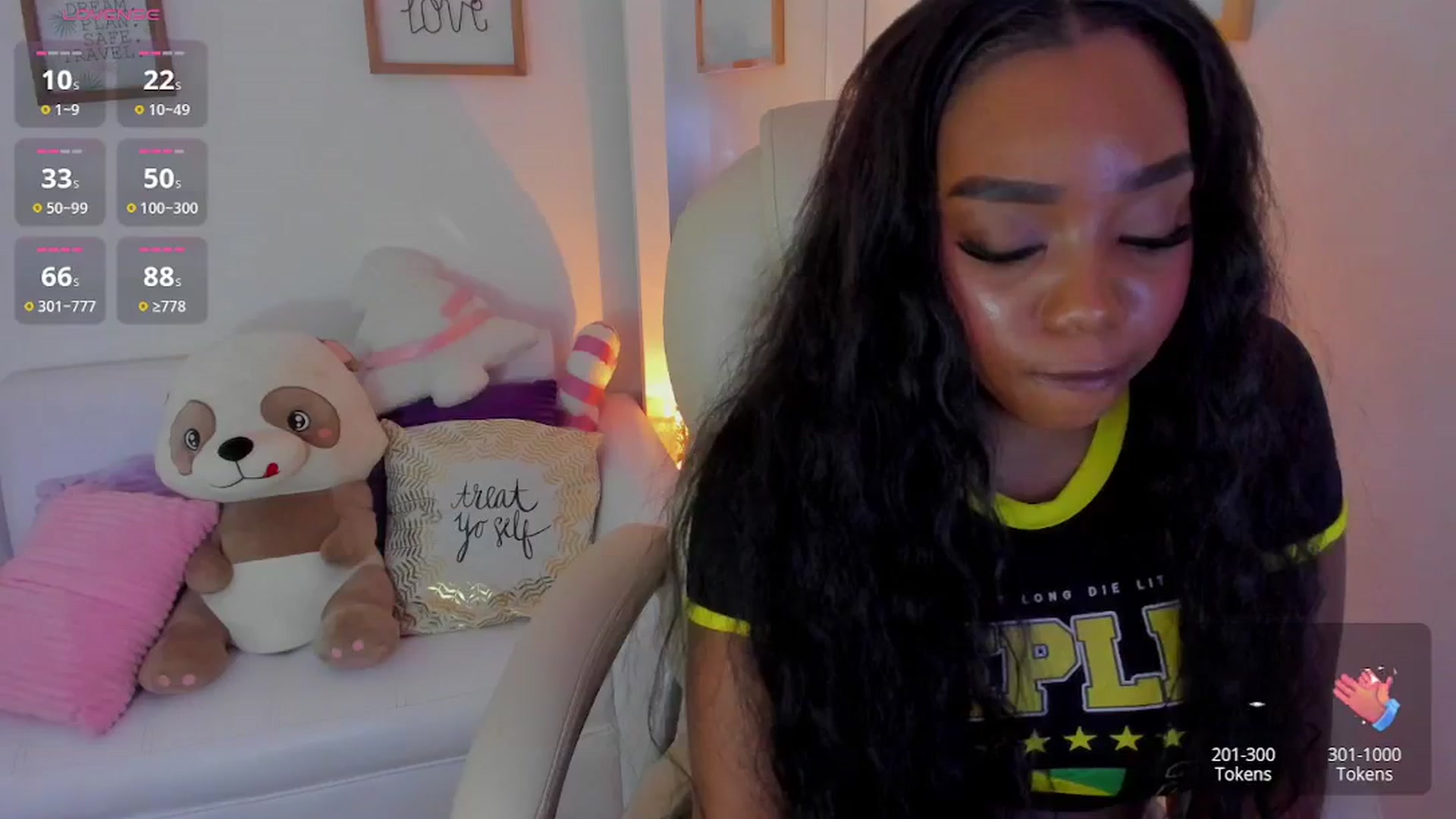 Gallery image thumbnail from Zobe_love's myfreecams stream on, 02/12/2026, 24:06 image 17 of 20