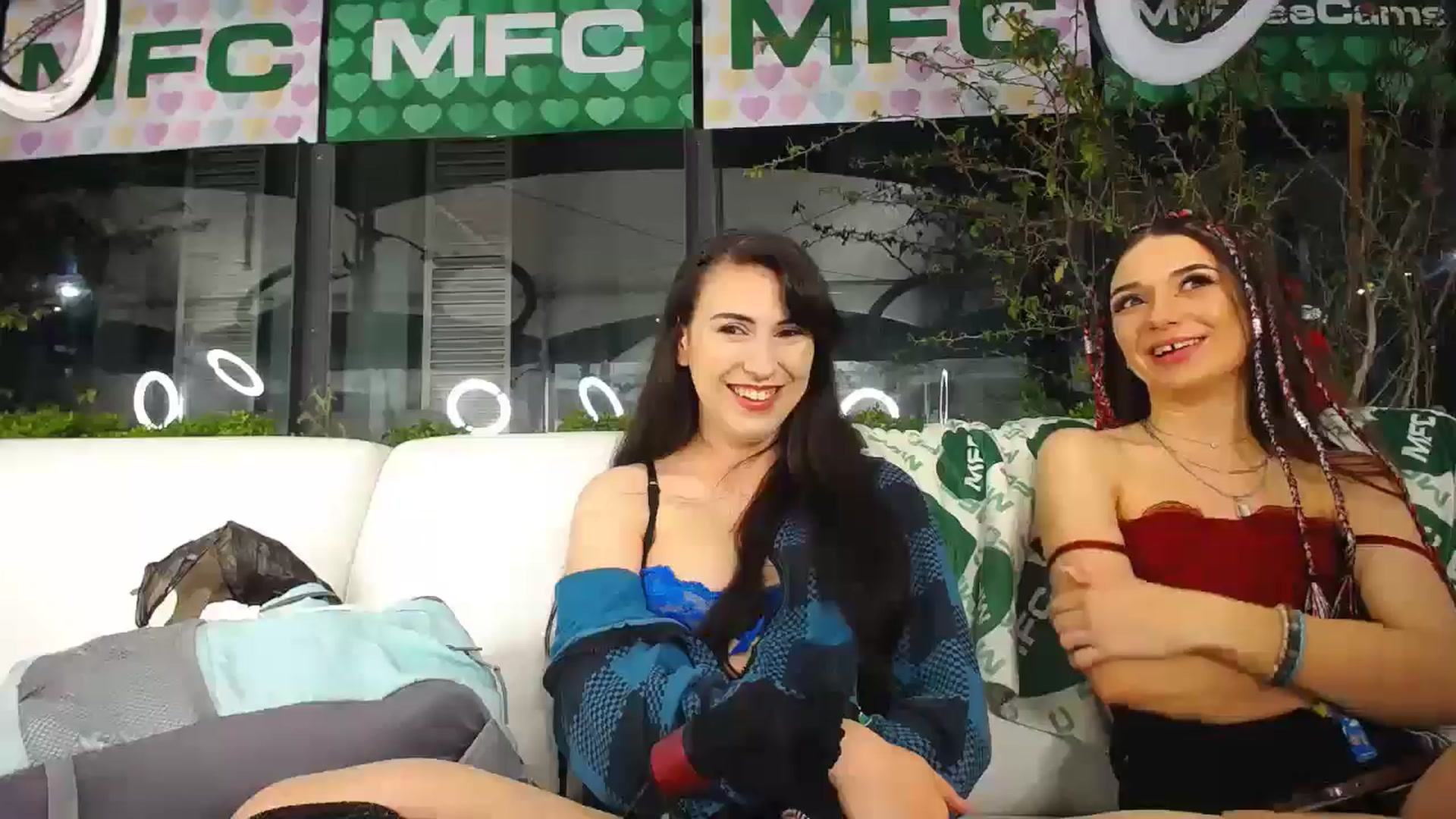 Gallery image thumbnail from Zobot's myfreecams stream on, 05/21/2024, 07:31 image 13 of 20
