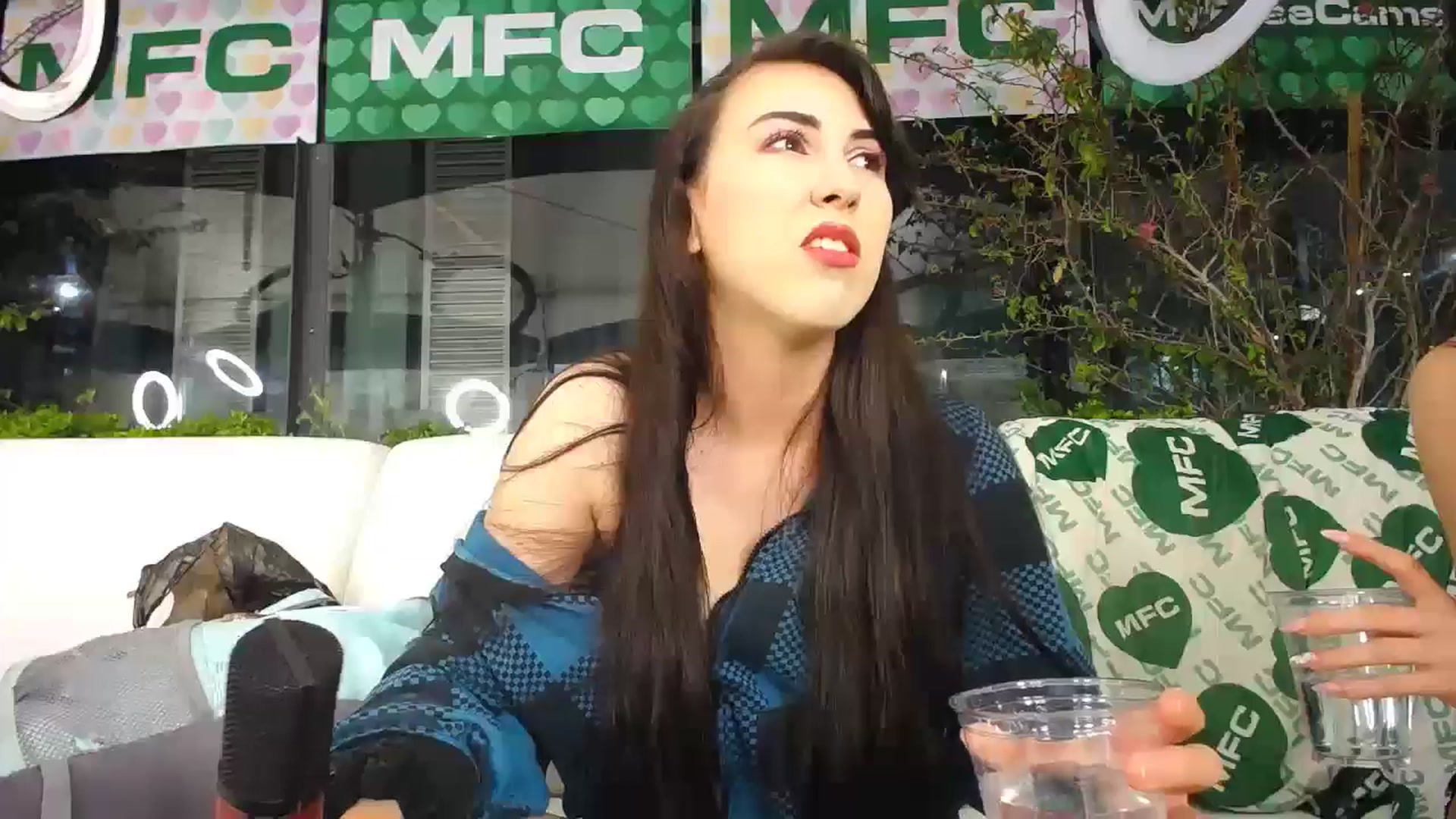 Gallery image thumbnail from Zobot's myfreecams stream on, 05/21/2024, 07:31 image 16 of 20