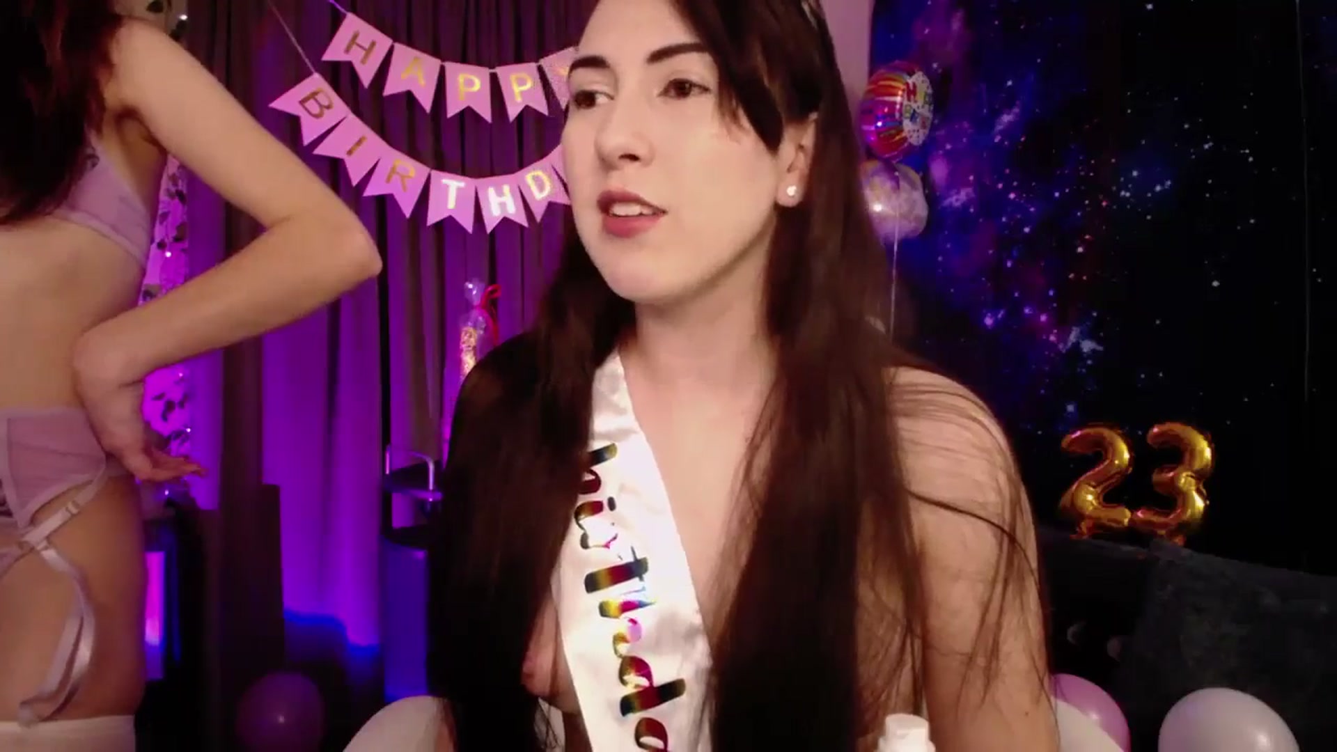 Gallery image thumbnail from Zobot's myfreecams stream on, 05/26/2024, 06:21 image 11 of 20