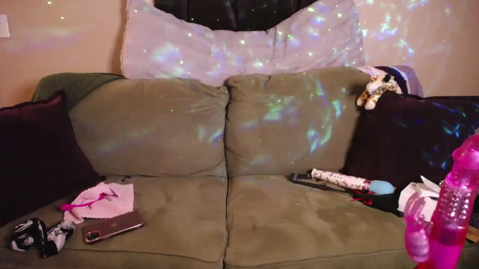 Gallery image thumbnail from Zobot's myfreecams stream on, 07/22/2024, 08:39 image 13 of 20