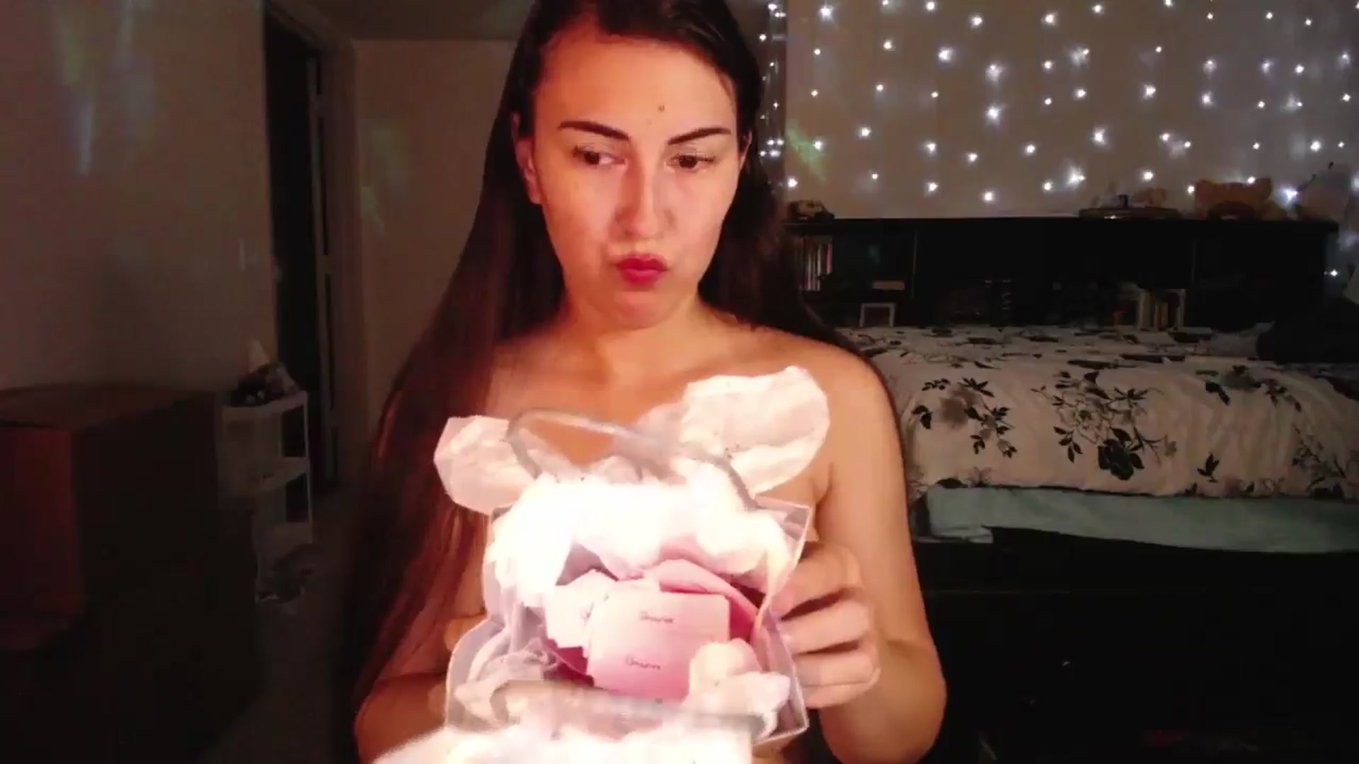 Gallery image thumbnail from Zobot's myfreecams stream on, 08/30/2024, 07:07 image 15 of 20