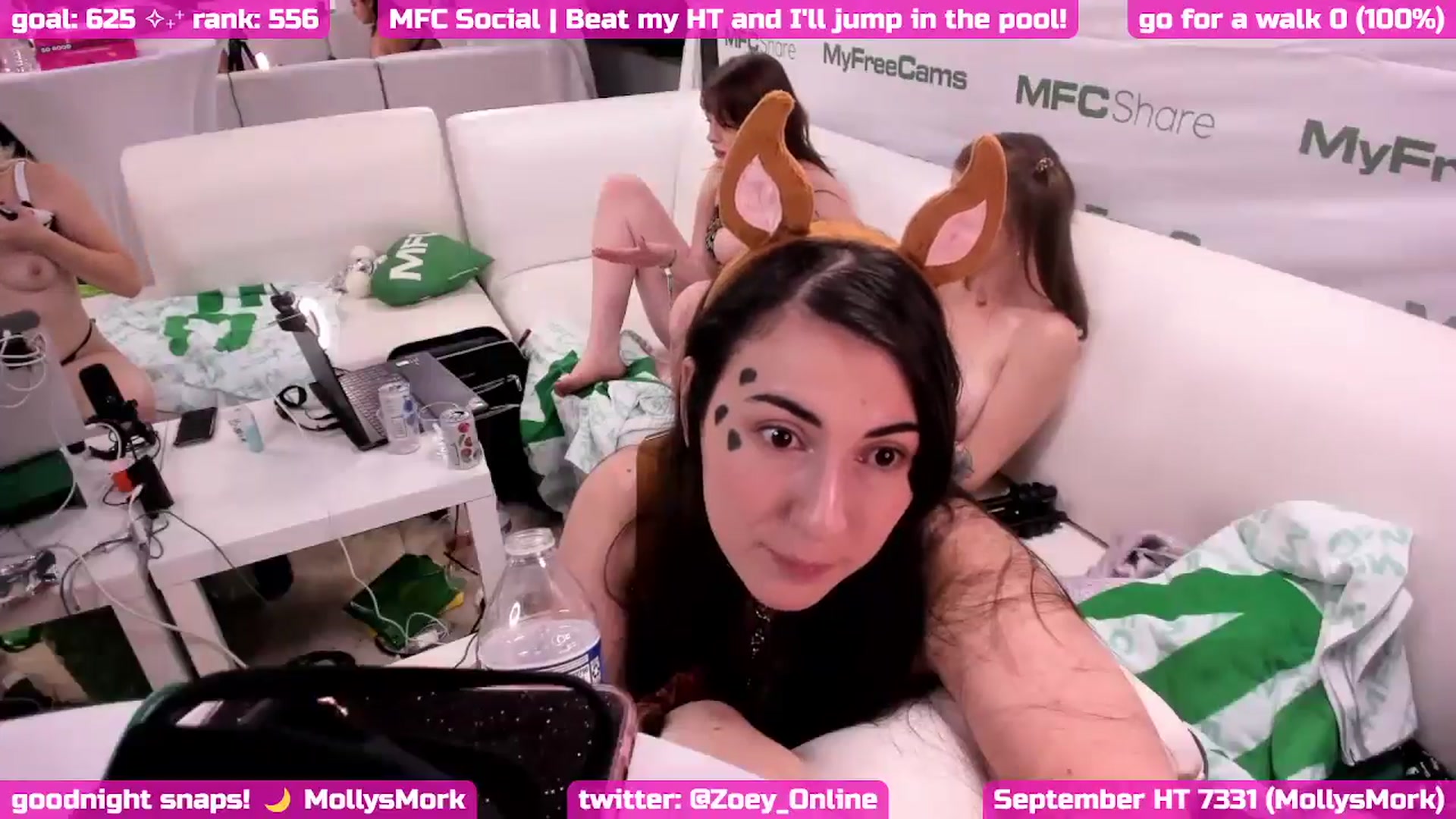 Gallery image thumbnail from Zobot's myfreecams stream on, 09/26/2024, 05:16 image 15 of 20