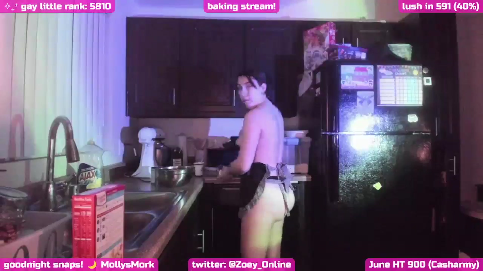 Gallery image thumbnail from Zobot's myfreecams stream on, 06/20/2025, 06:42 image 13 of 20