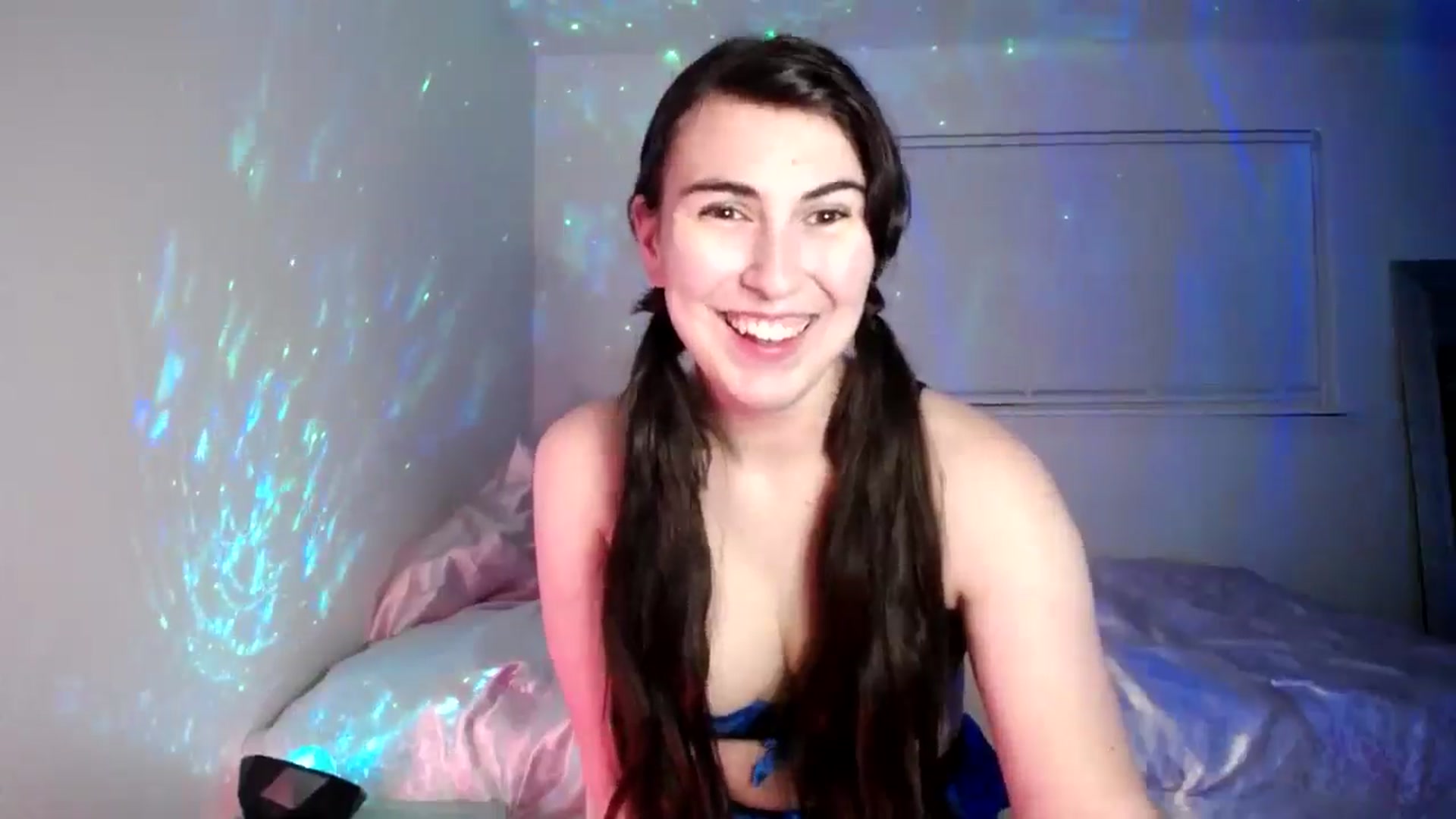 Gallery image thumbnail from Zobot's myfreecams stream on, 11/17/2025, 05:38 image 8 of 20