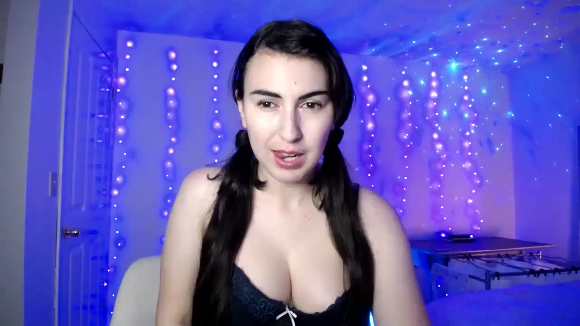 Gallery image thumbnail from Zobot's myfreecams stream on, 11/21/2025, 05:17 image 14 of 20