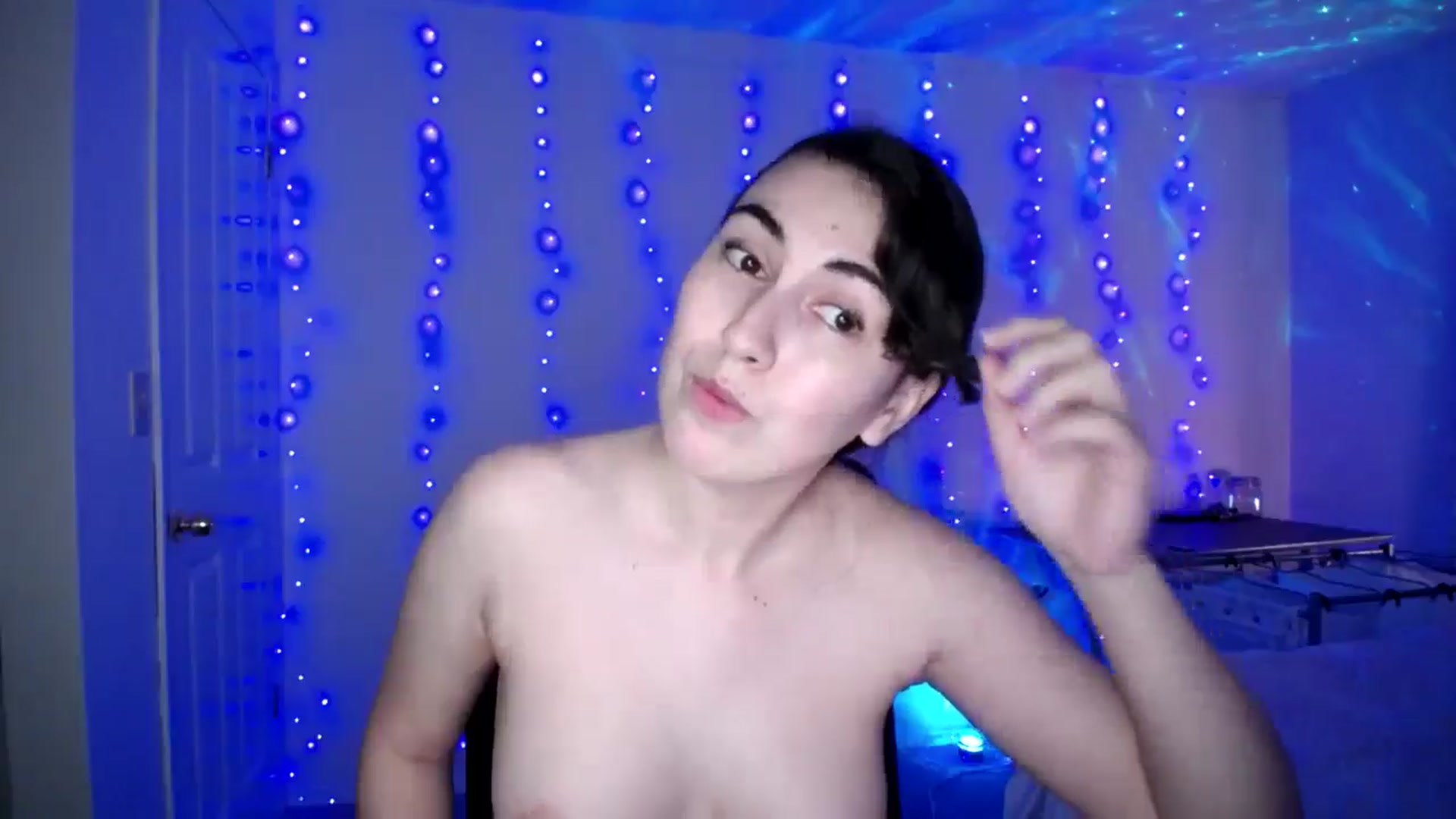 Gallery image thumbnail from Zobot's myfreecams stream on, 12/05/2025, 06:38 image 8 of 20